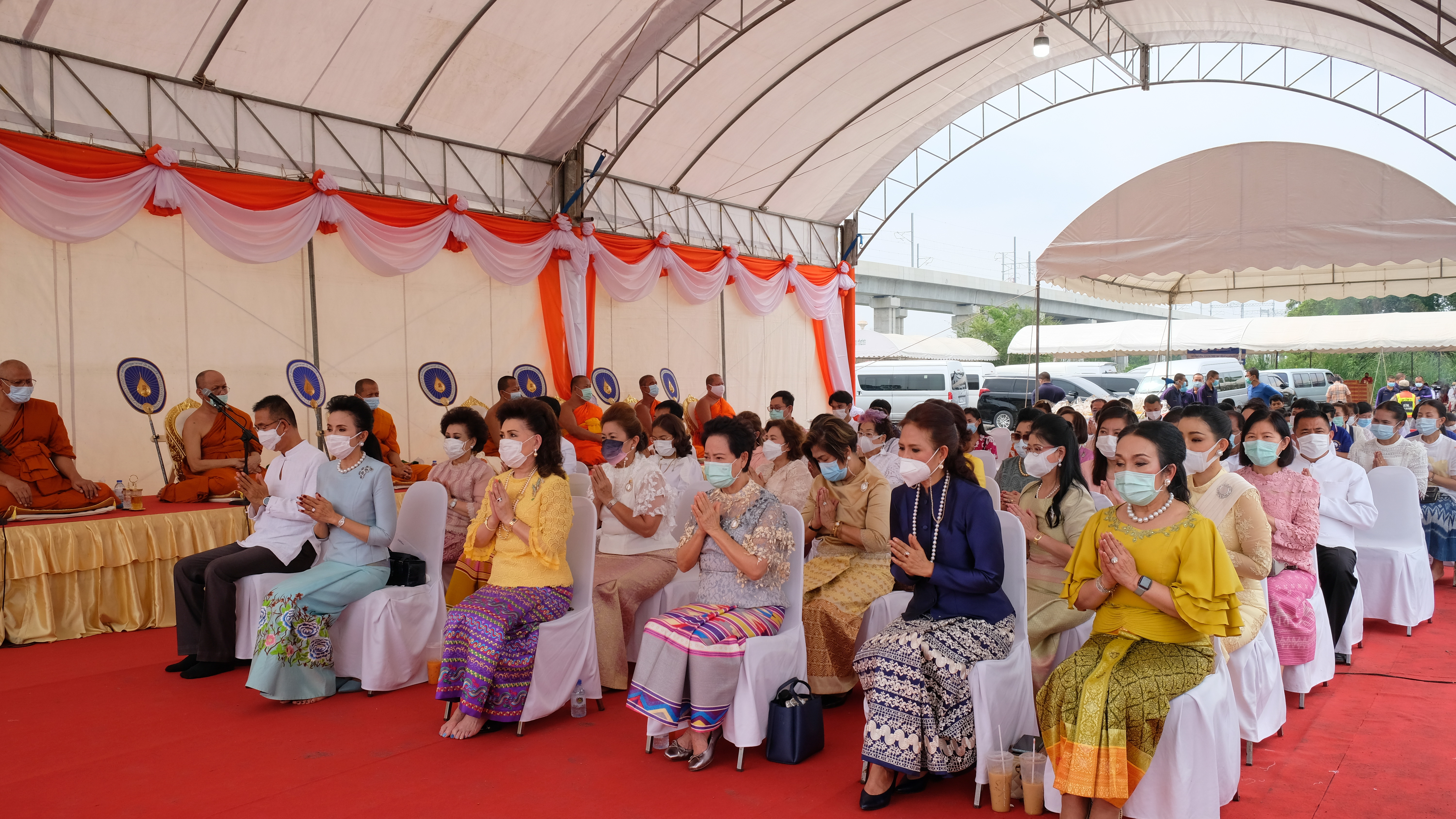 พจ.ปทุมธานี “ร่วมพิธีบูรณะปฏิสังขรณ์ “ยกวัดร้างเป็นวัดให้มีพระภิกษุอยู่จำพรรษา” และพิธีบวงสรวงบูชาเทพยดา”