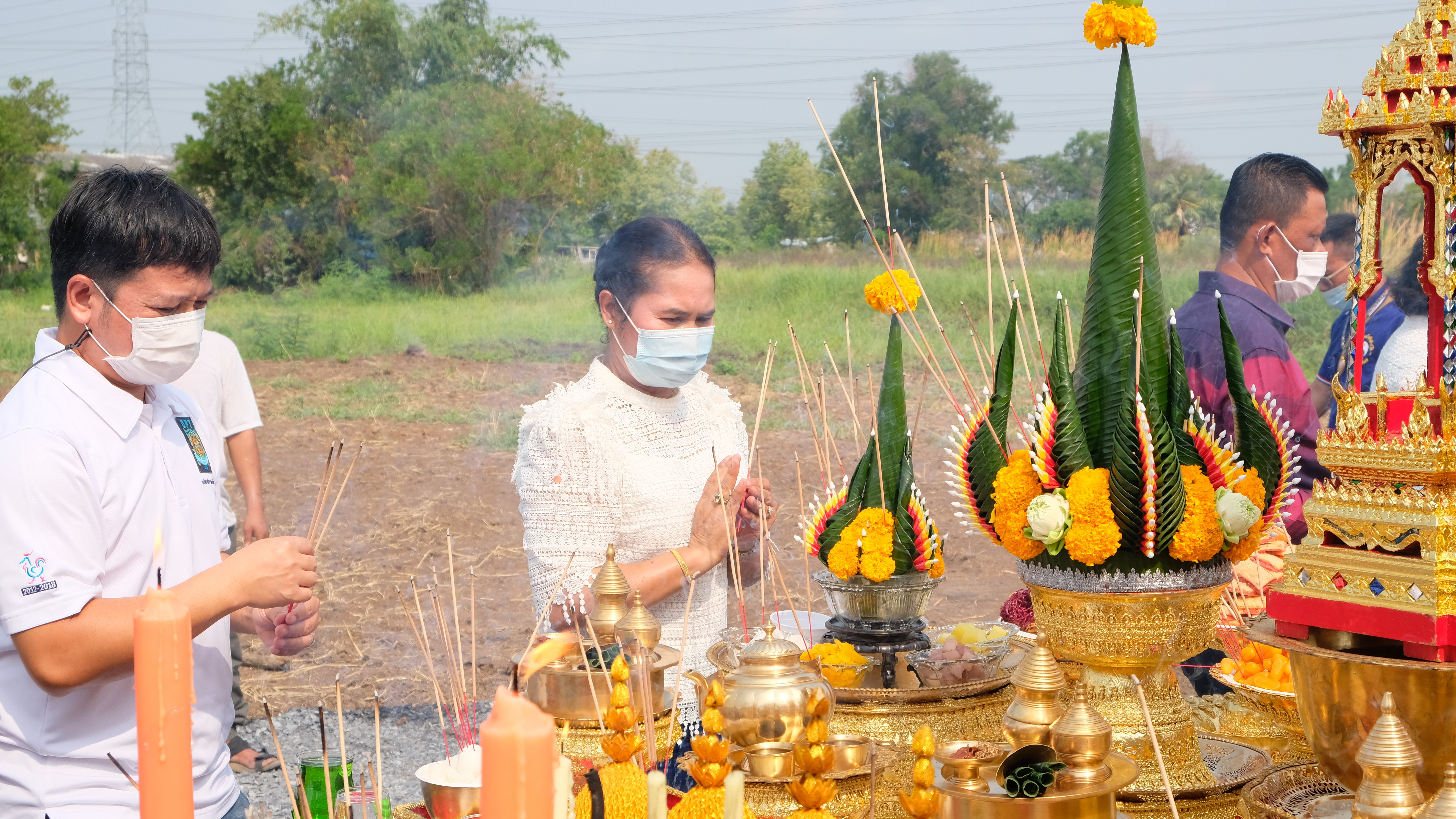 พจ.ปทุมธานี “ร่วมพิธีบูรณะปฏิสังขรณ์ “ยกวัดร้างเป็นวัดให้มีพระภิกษุอยู่จำพรรษา” และพิธีบวงสรวงบูชาเทพยดา”