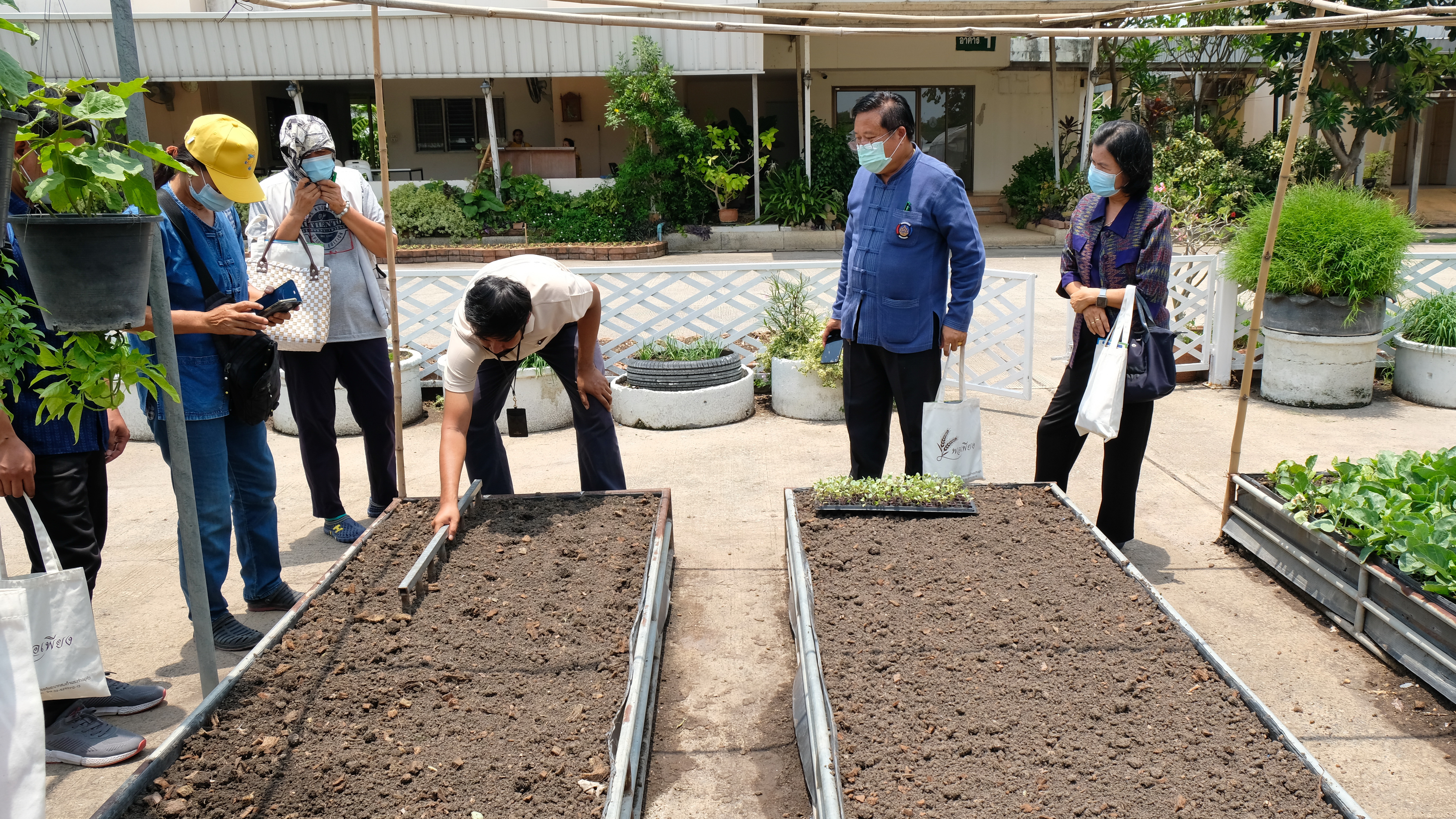 พช.ปทุมธานี จัดโครงการ “สืบสาน สร้างสรรค์ สู่สังคมการเรียนรู้เกษตรเศรษฐกิจพอเพียง”