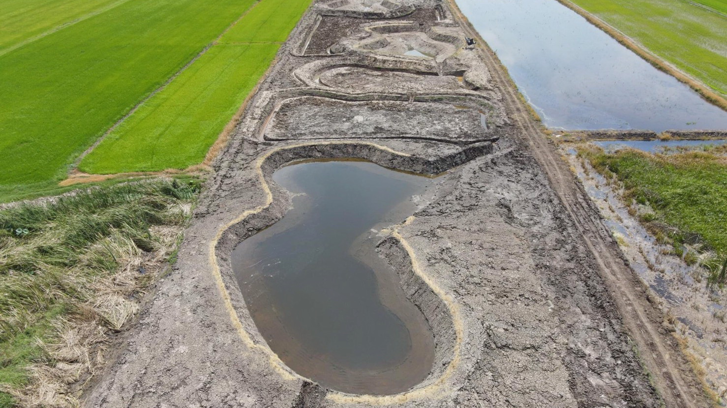 พช.ปทุมธานี “ติดตามโครงการพัฒนาพื้นที่ต้นแบบการพัฒนาคุณภาพชีวิตตามหลักทฤษฎีใหม่ ประยุกต์สู่ โคก หนอง นา โมเดล”