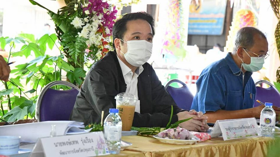 พช.ปทุมธานี “คัดเลือกหมู่บ้านเศรษกิจพอเพียง “อยู่เย็น เป็นสุข” ดีเด่น ประจำปี ๒๕๖๔”