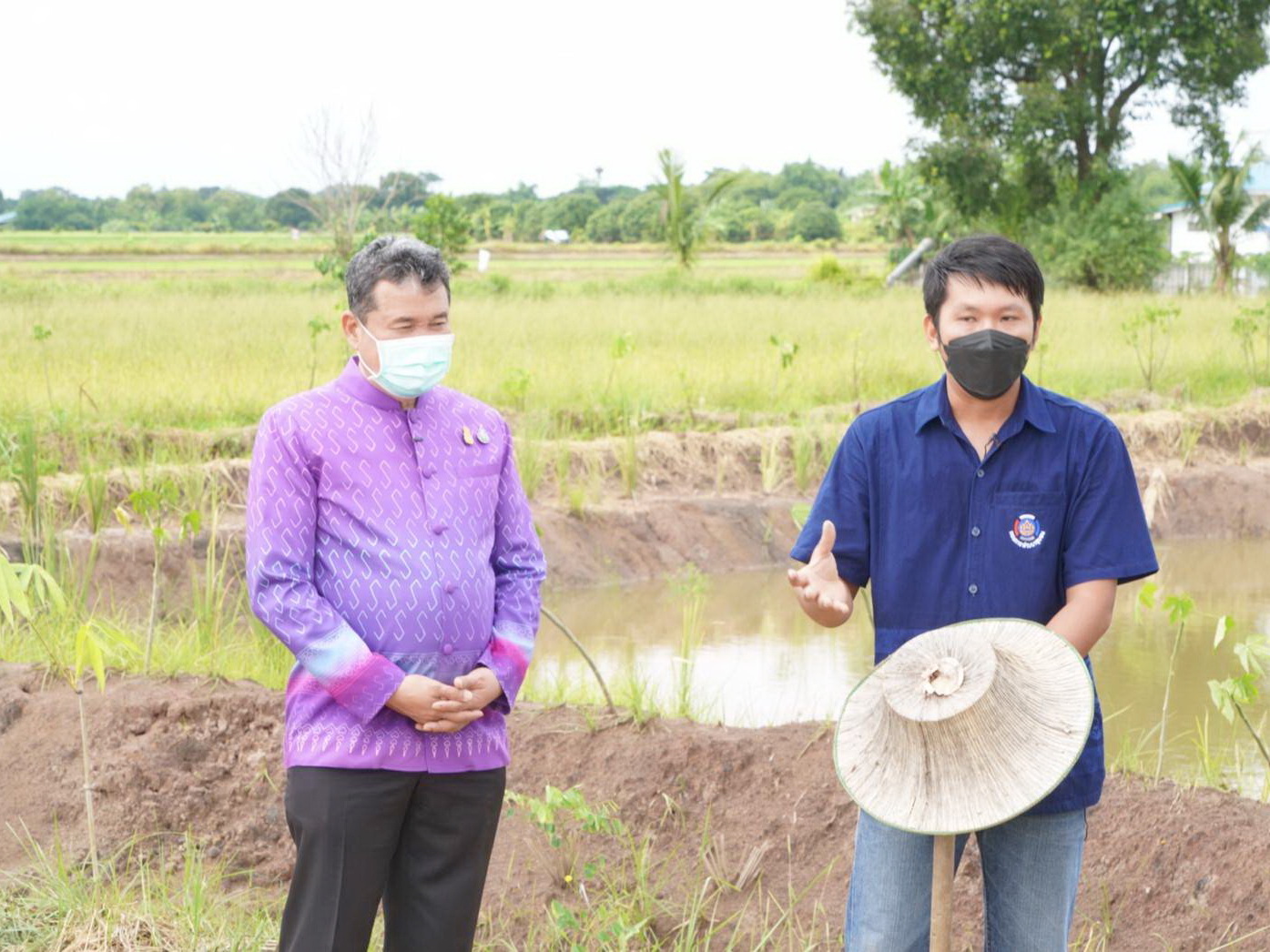 พช.ปทุมธานี “อธิบดีกรมการพัฒนาชุมชน ลงพื้นที่ตรวจเยี่ยม โคก หนอง นา จังหวัดปทุมธานี”