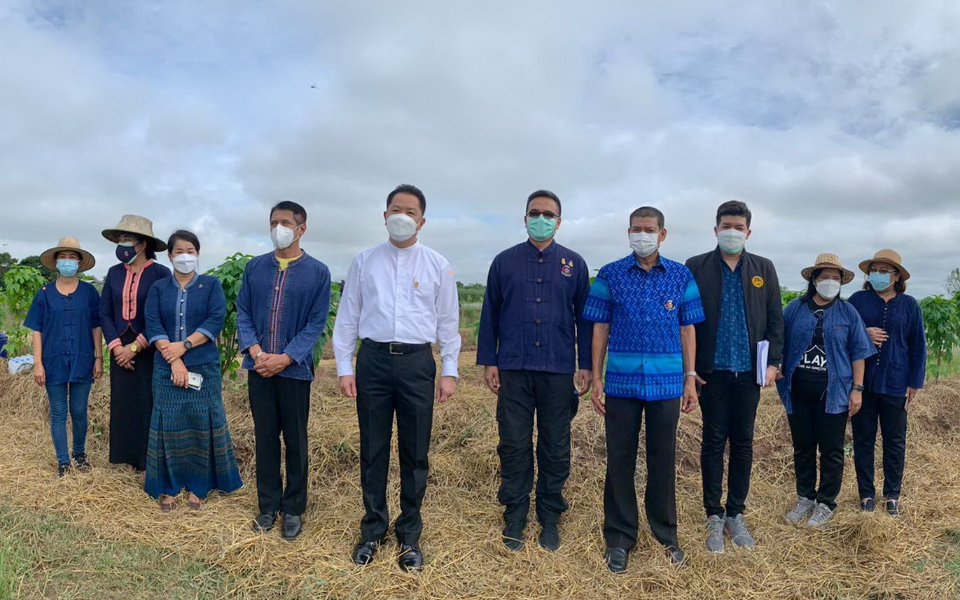 พช.ปทุมธานี “อธิบดีกรมการพัฒนาชุมชน ลงพื้นที่ตรวจเยี่ยม โคก หนอง นา จังหวัดปทุมธานี”