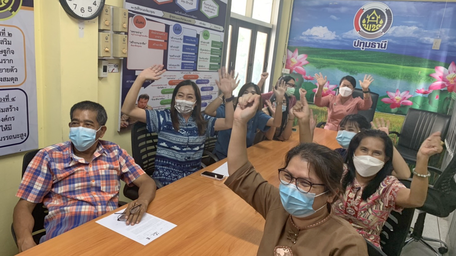 พช.ปทุมธานี “ร่วมพิธีมอบรางวัลเลิศรัฐ ประจำปี ๒๕๖๔ ผ่านระบบอิเล็กทรอนิกส์”