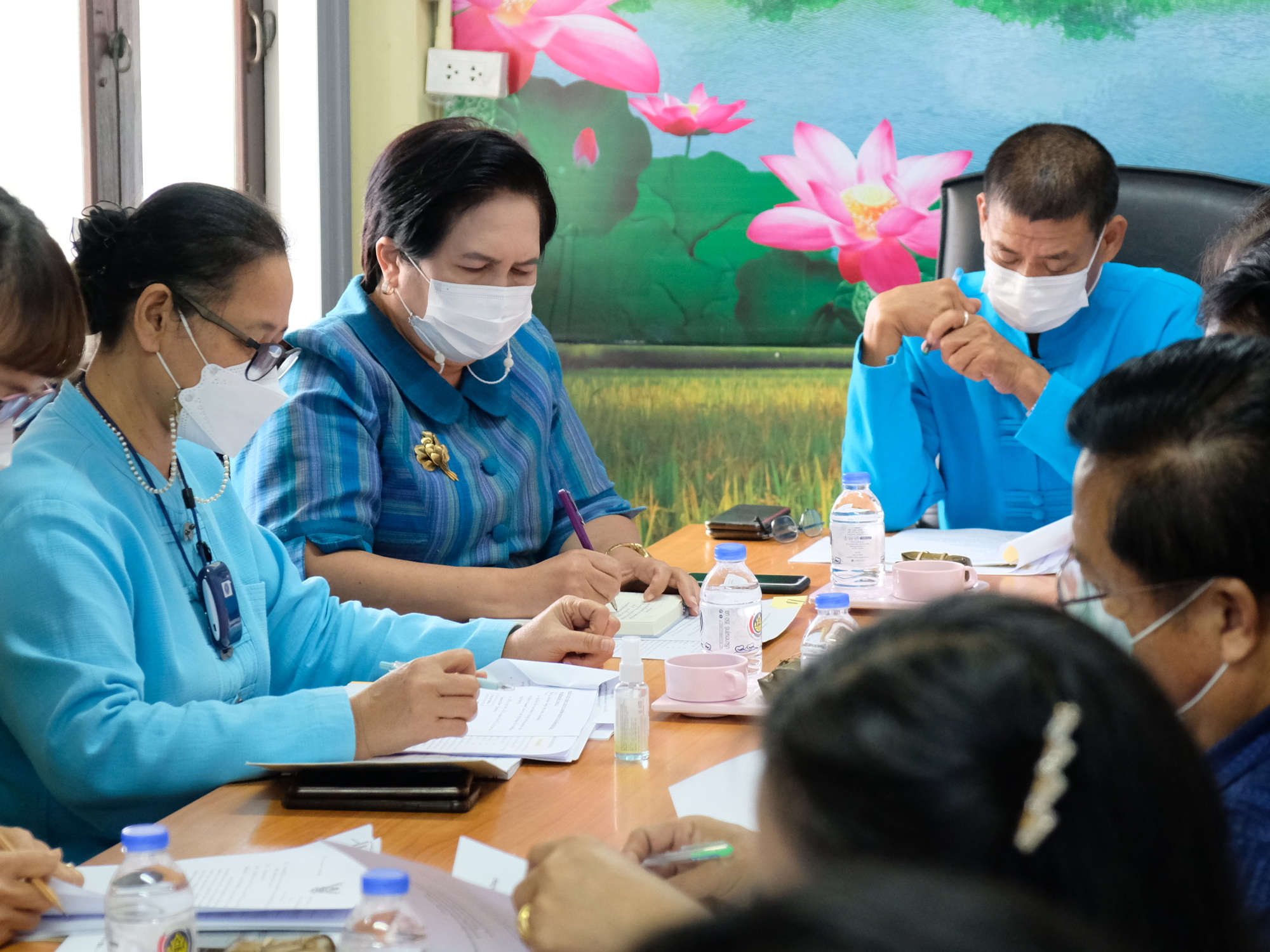 พช.ปทุมธานี “ประชุมการขับเคลื่อนการขจัดความยากจนและพัฒนาคนทุกช่วงวัย”