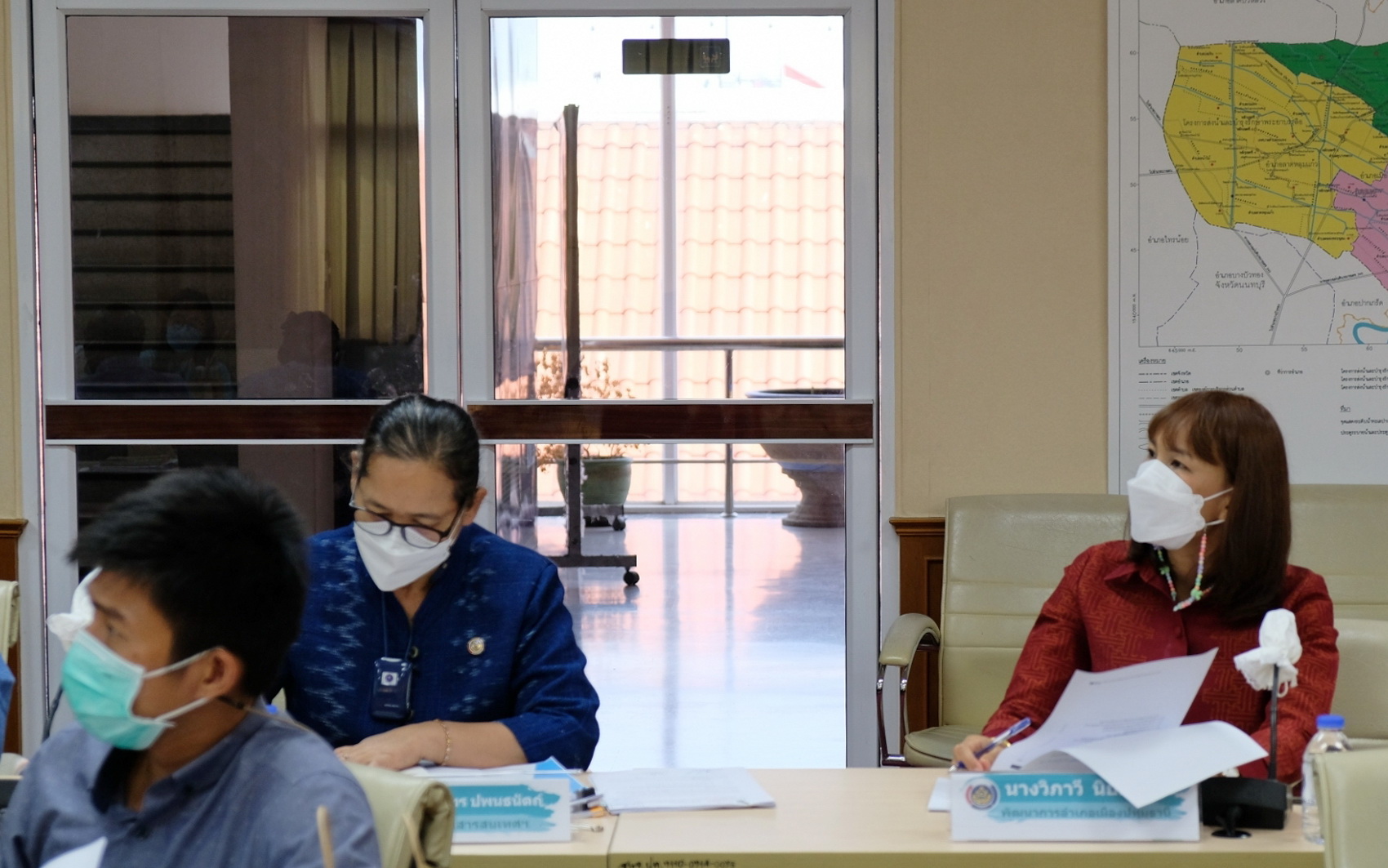 พช.ปทุมธานี “ร่วมประชุมชี้แจงการขับเคลื่อนการขจัดความยากจนและพัฒนาคนทุกช่วงวัยอย่างยั่งยืนตามหลักปรัชญาของเศรษฐกิจพอเพียง”