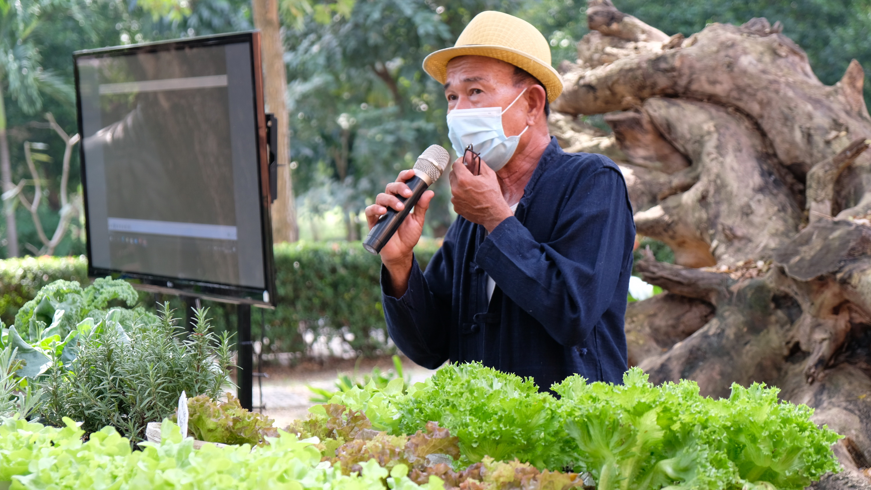 พช.ปทุมธานี “ดำเนินโครงการส่งเสริมความสัมพันธ์ของสมาชิกสหกรณ์ออมทรัพย์กรมการพัฒนาชุมชน (สอ.พช.) ประจำปี ๒๕๖๔”