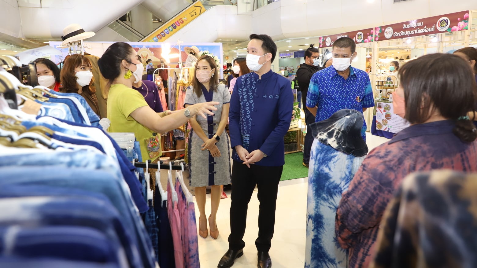 พช.ปทุมธานี “จัดงานจำหน่ายสินค้าชุมชนและสินค้า OTOP จังหวัดปทุมธานี”