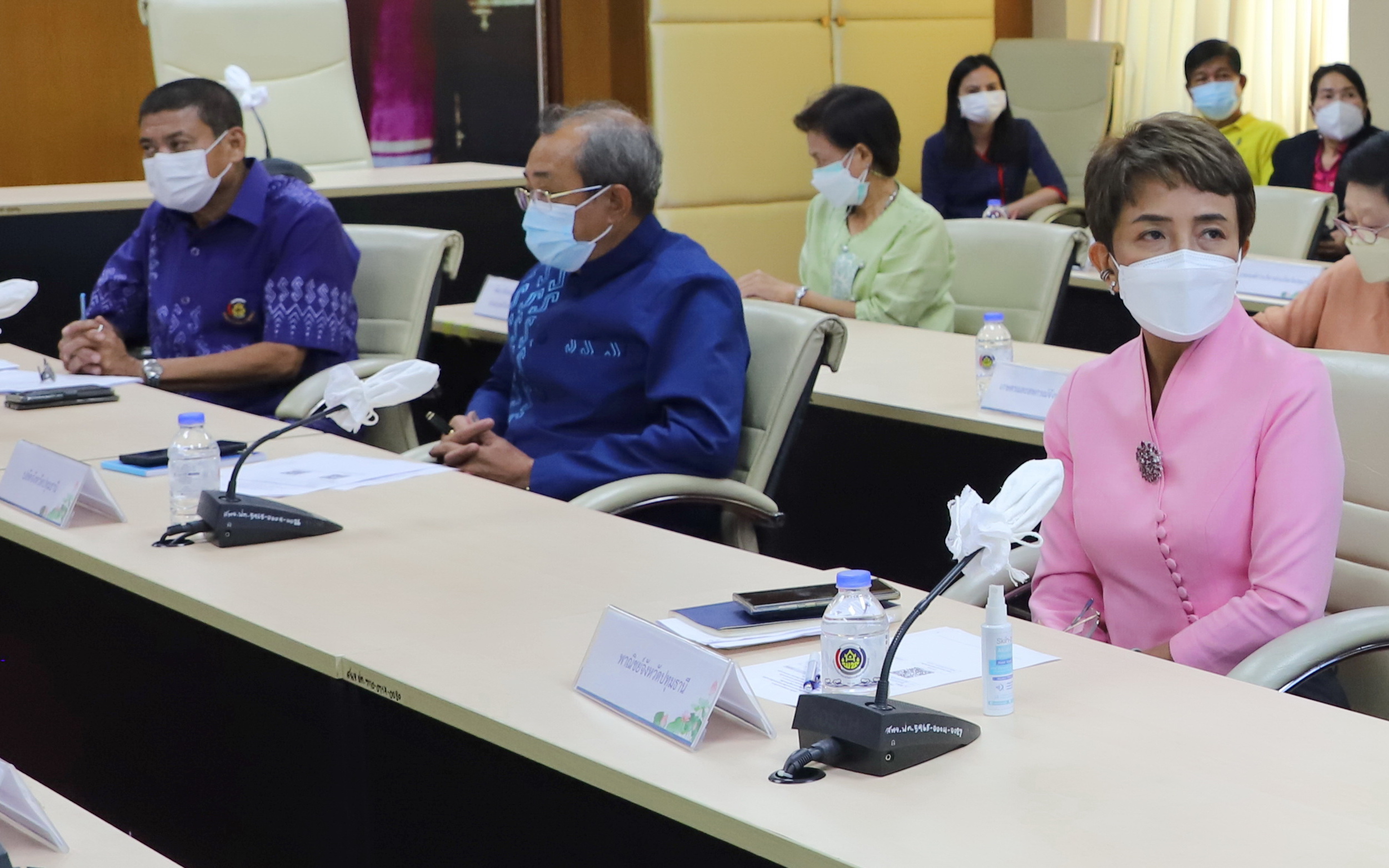 พช.ปทุมธานี “ร่วมประชุมมอบนโยบายการขับเคลื่อนการขจัดความยากจนและพัฒนาคนทุกช่วงวัยอย่างยั่งยืนตามหลักปรัชญาของเศรษฐกิจพอเพียง”