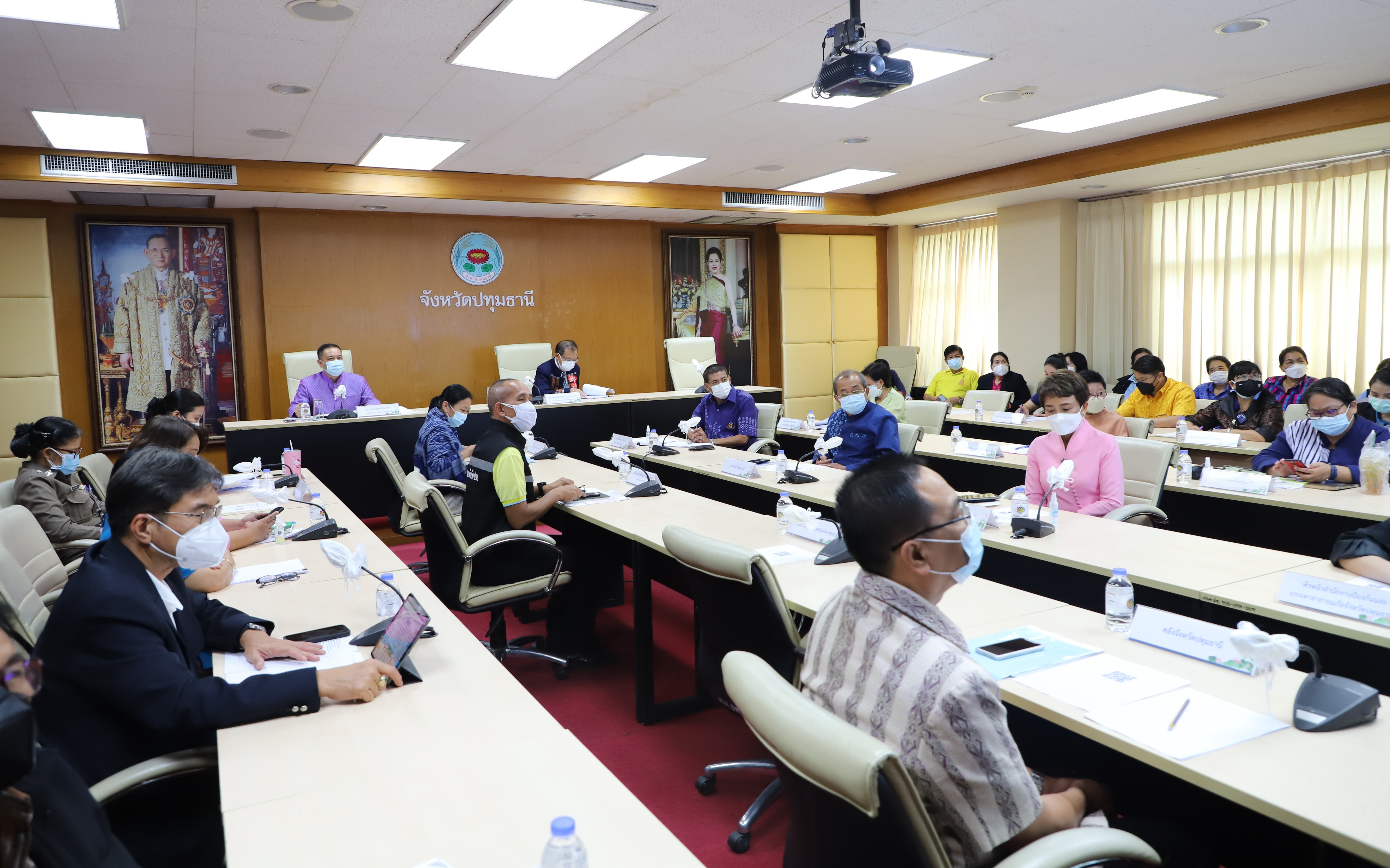 พช.ปทุมธานี “ร่วมประชุมมอบนโยบายการขับเคลื่อนการขจัดความยากจนและพัฒนาคนทุกช่วงวัยอย่างยั่งยืนตามหลักปรัชญาของเศรษฐกิจพอเพียง”