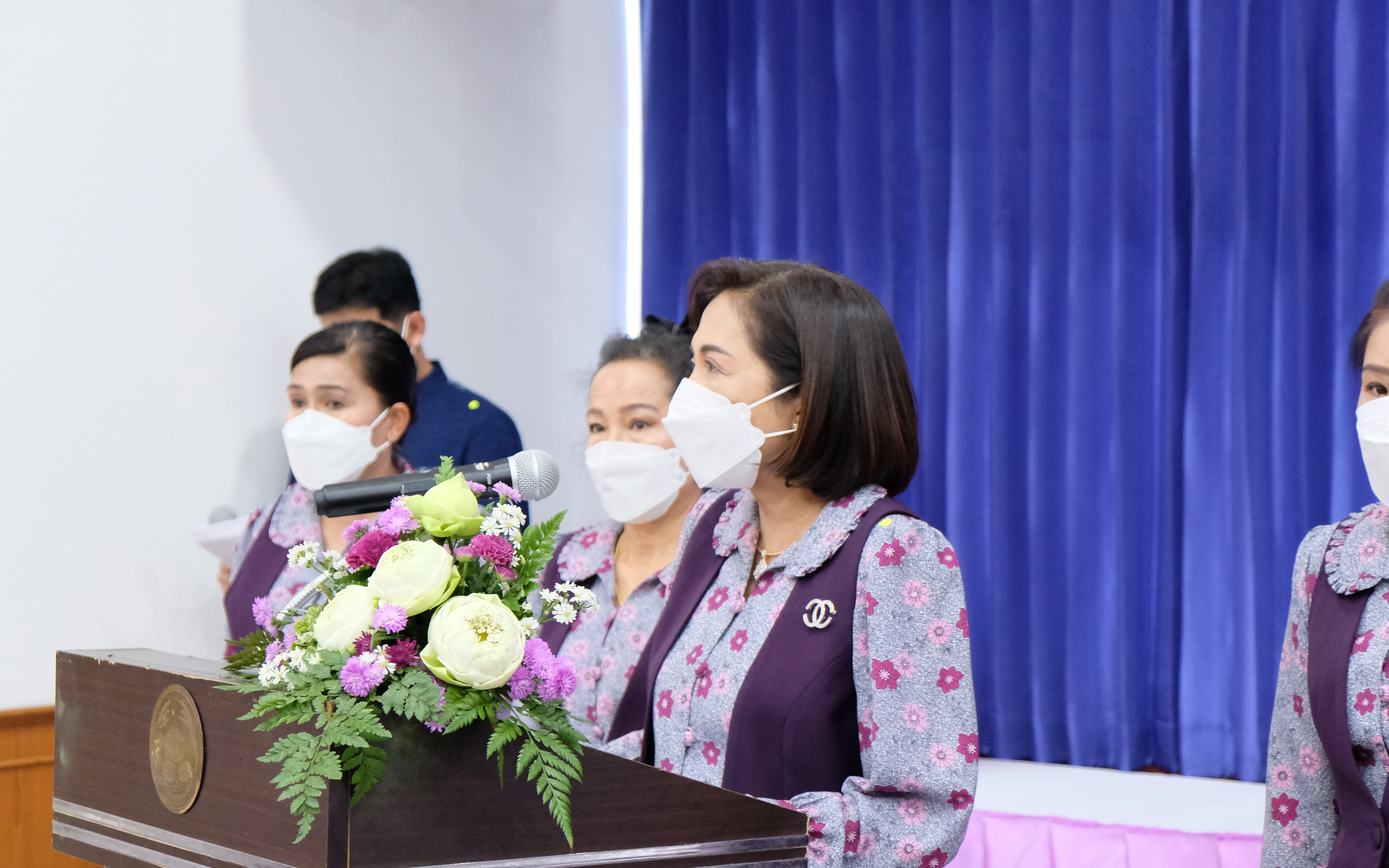 พช.ปทุมธานี “ร่วมประชุมสมาคมผู้นำสตรีพัฒนาชุมชนจังหวัดปทุมธานี ประจำปี ๒๕๖๔”