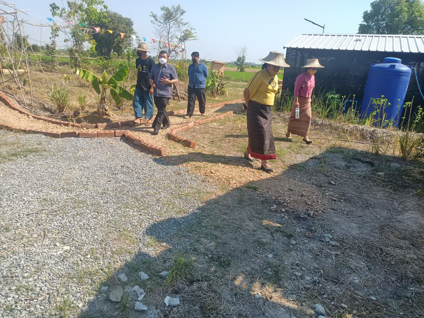 พช.ปทุมธานี “นายกิจจา ทองแดง ผู้ตรวจราชการกรมการพัฒนาชุมชน ลงพื้นที่ตรวจเยี่ยมและติดตามการดำเนินโครงการพัฒนาพื้นที่ต้นแบบการพัฒนาคุณภาพชีวิตตามหลักทฤฎีใหม่ประยุกต์สู่ “โคก หนอง นา โมเดล” จังหวัดปทุมธานี”