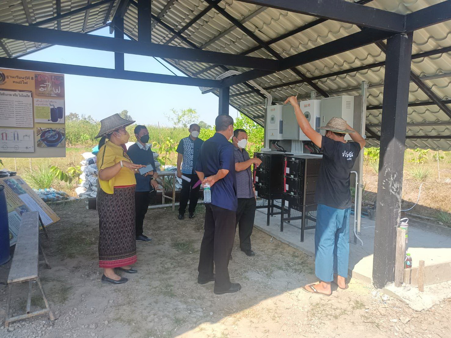 พช.ปทุมธานี “นายกิจจา ทองแดง ผู้ตรวจราชการกรมการพัฒนาชุมชน ลงพื้นที่ตรวจเยี่ยมและติดตามการดำเนินโครงการพัฒนาพื้นที่ต้นแบบการพัฒนาคุณภาพชีวิตตามหลักทฤฎีใหม่ประยุกต์สู่ “โคก หนอง นา โมเดล” จังหวัดปทุมธานี”