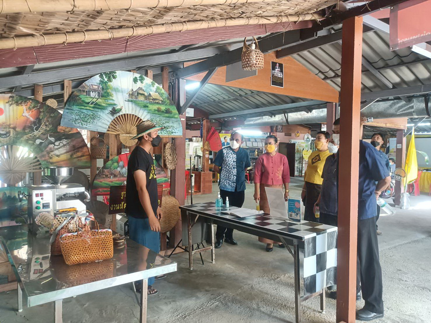 พช.ปทุมธานี “นายกิจจา ทองแดง ผู้ตรวจราชการกรมการพัฒนาชุมชน ลงพื้นที่ตรวจเยี่ยมและติดตามการดำเนินโครงการพัฒนาพื้นที่ต้นแบบการพัฒนาคุณภาพชีวิตตามหลักทฤฎีใหม่ประยุกต์สู่ “โคก หนอง นา โมเดล” จังหวัดปทุมธานี”