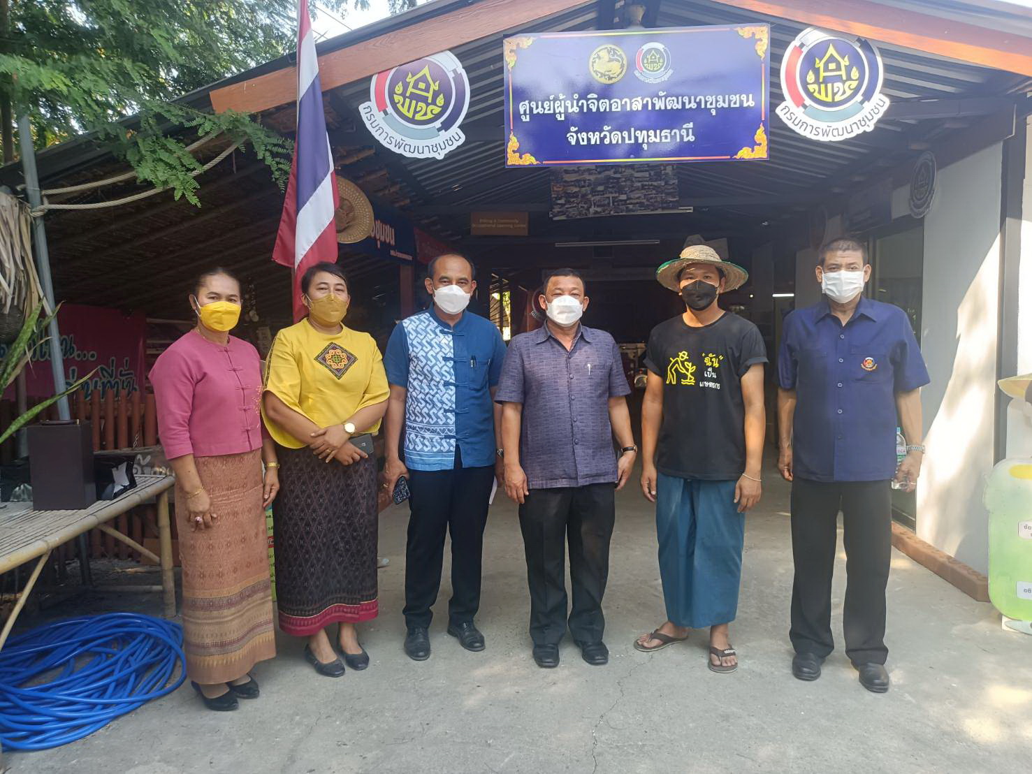 พช.ปทุมธานี “นายกิจจา ทองแดง ผู้ตรวจราชการกรมการพัฒนาชุมชน ลงพื้นที่ตรวจเยี่ยมและติดตามการดำเนินโครงการพัฒนาพื้นที่ต้นแบบการพัฒนาคุณภาพชีวิตตามหลักทฤฎีใหม่ประยุกต์สู่ “โคก หนอง นา โมเดล” จังหวัดปทุมธานี”