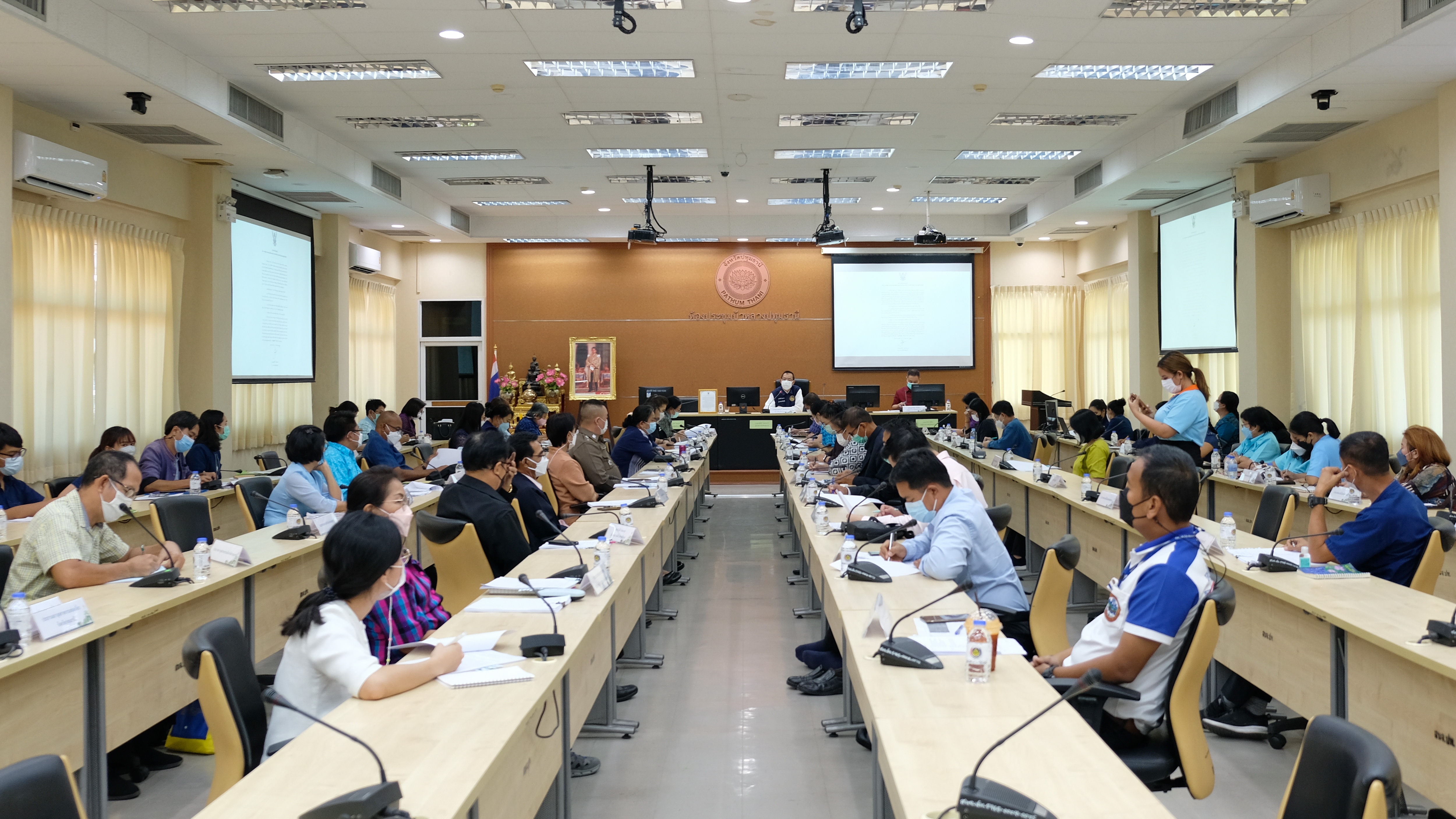 พช.ปทุมธานี “ร่วมประชุมคณะกรรมการขจัดความยากจนและพัฒนาคนทุกช่วงวัยอย่างยั่งยืนตามหลักปรัชญาของเศรษฐกิจพอเพียงจังหวัดปทุมธานี (คจพ.จ.)”