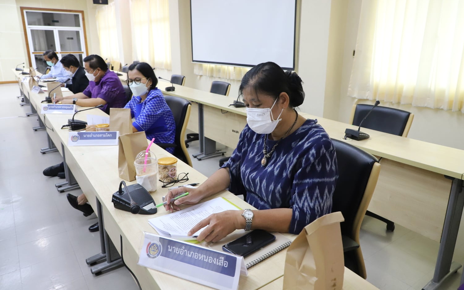 พช.ปทุมธานี “ประชุมเตรียมความพร้อมกิจกรรมเอามื้อสามัคคี โครงการ โคก หนอง นา สัปปายะและรมณียสถาน”