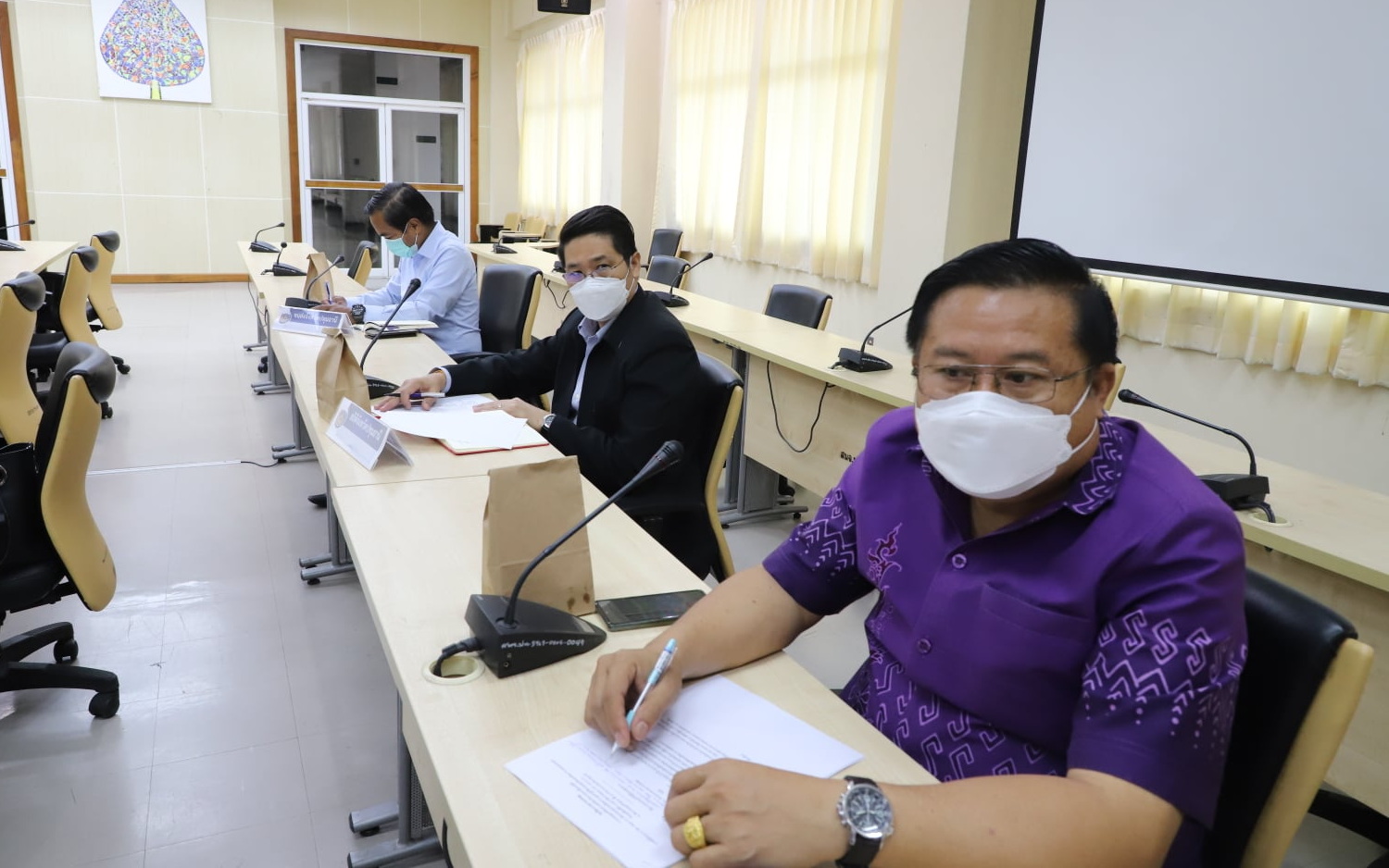 พช.ปทุมธานี “ประชุมเตรียมความพร้อมกิจกรรมเอามื้อสามัคคี โครงการ โคก หนอง นา สัปปายะและรมณียสถาน”