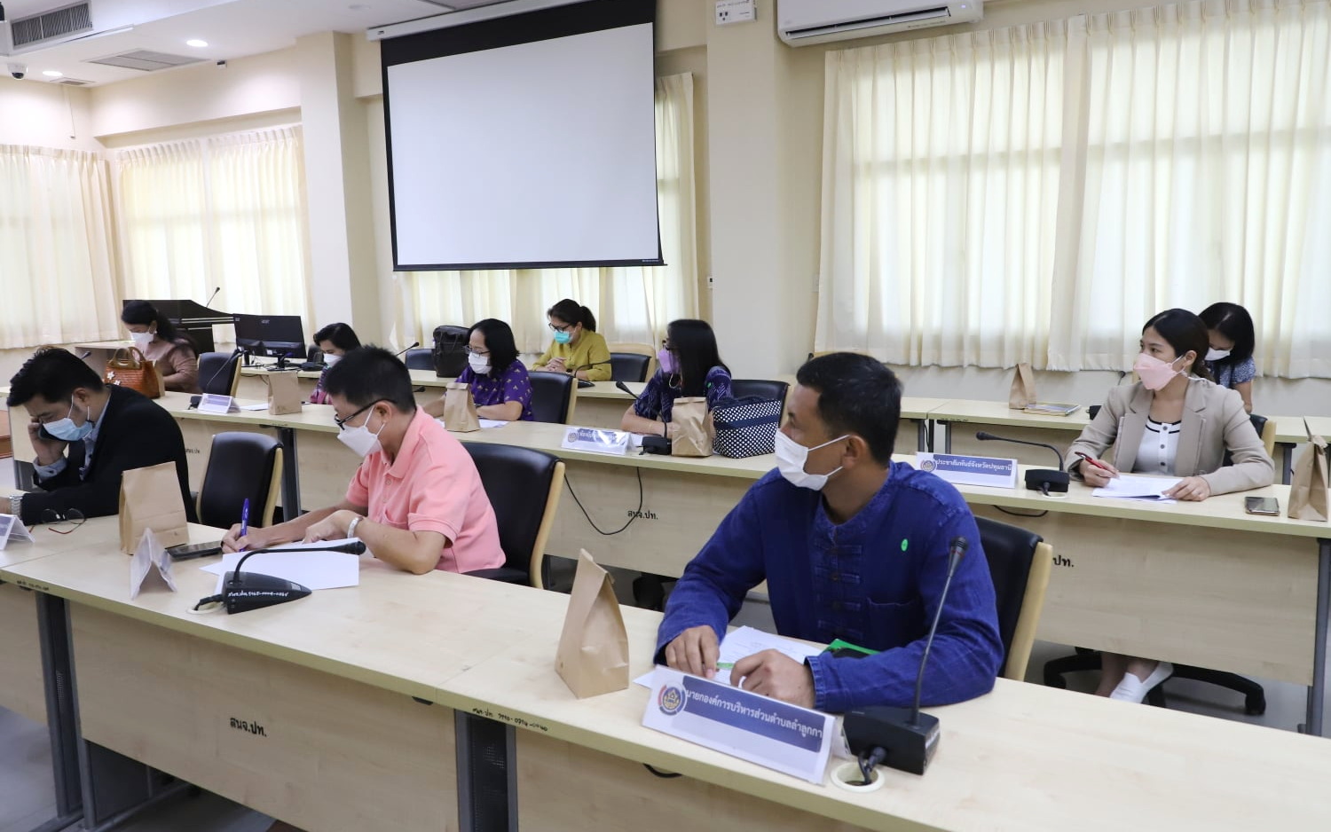 พช.ปทุมธานี “ประชุมเตรียมความพร้อมกิจกรรมเอามื้อสามัคคี โครงการ โคก หนอง นา สัปปายะและรมณียสถาน”