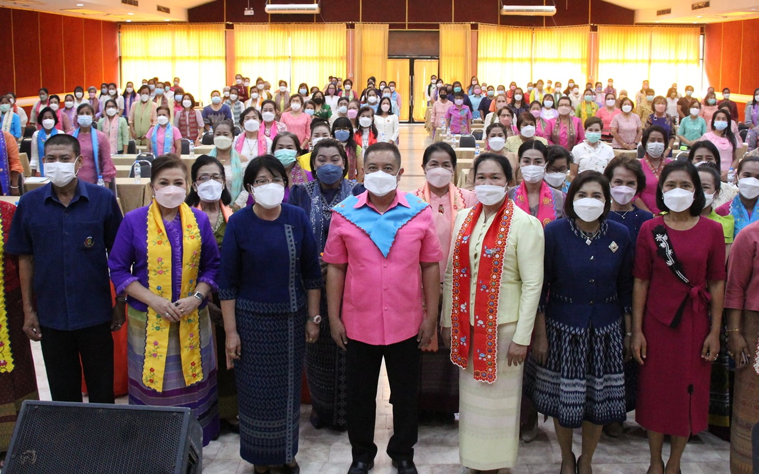 พช.ปทุมธานี “ดำเนินโครงการพัฒนาศักยภาพสตรี หมู่บ้าน/ชุมชน ในการพัฒนาคุณภาพชีวิตและลดความเหลื่อมล้ำในสังคม”