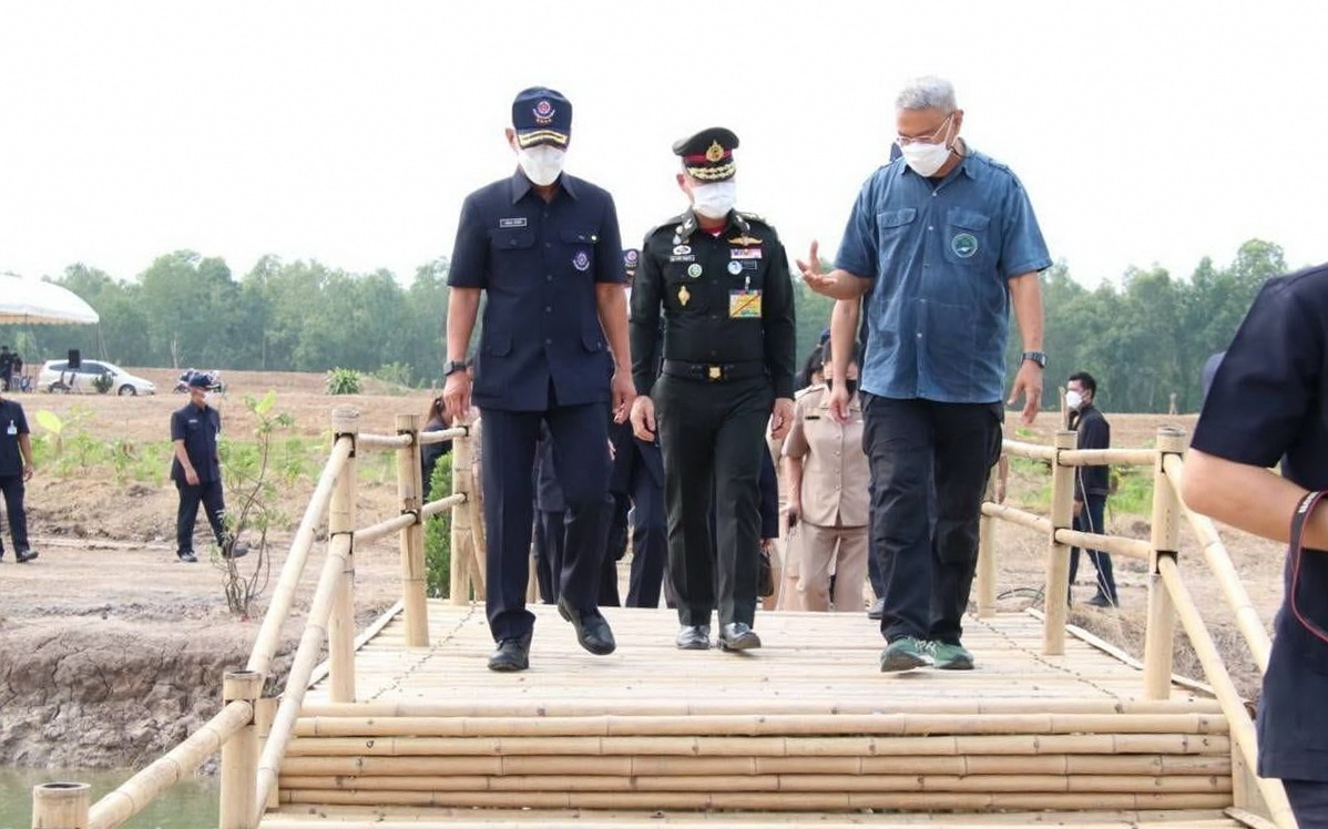 พช.ปทุมธานี “ร่วมต้อนรับผู้บัญชาการทหารสูงสุด ลงพื้นที่เพื่อตรวจเยี่ยมการปฏิบัติงาน ศูนย์ปฏิบัติธรรมสมเด็จพระสังฆราช”