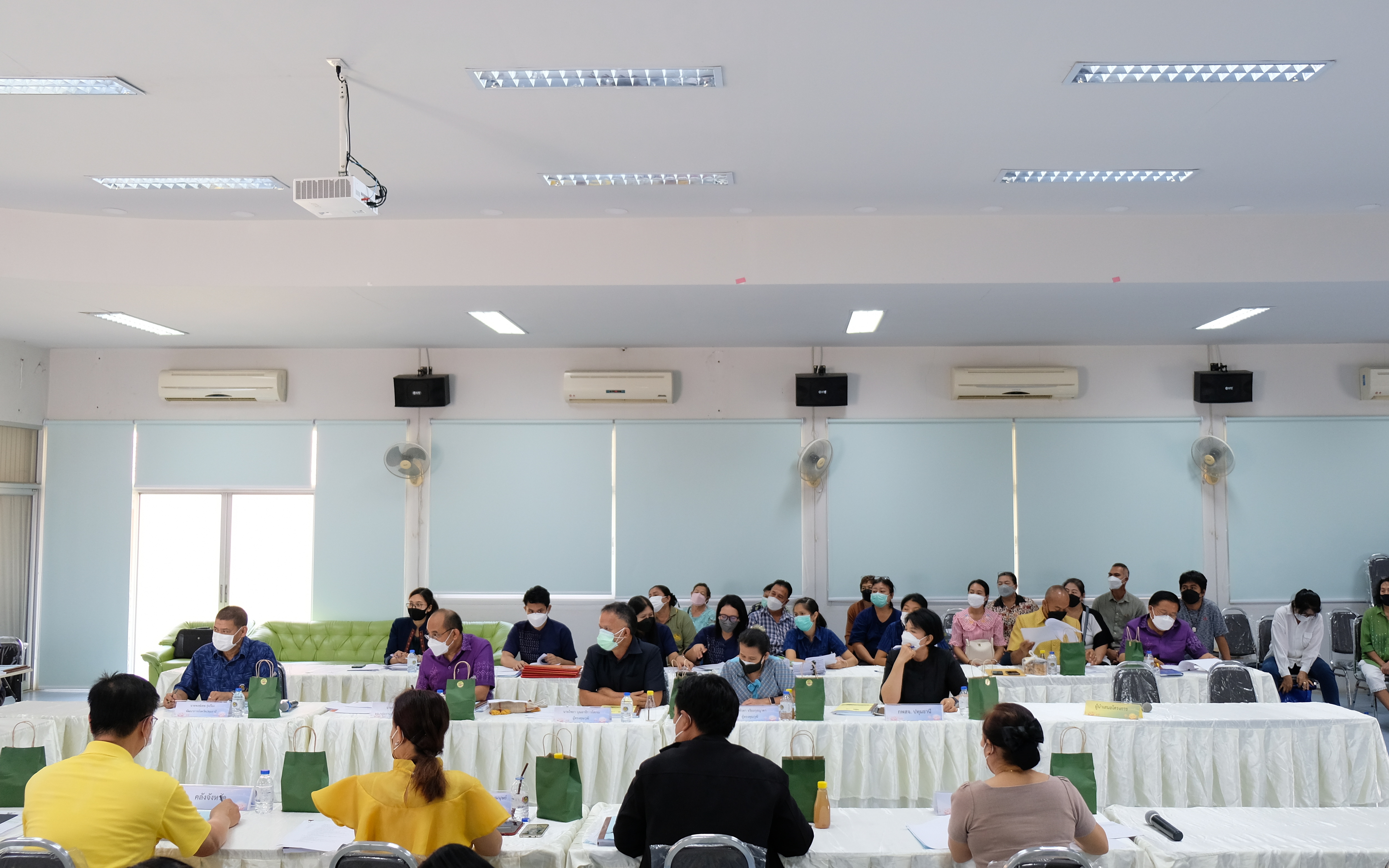พช.ปทุมธานี “ประชุมคณะอนุกรรมการบริหารกองทุนพัฒนาบทบาทสตรีระดับจังหวัด ครั้งที่ ๒/๒๕๖๕”