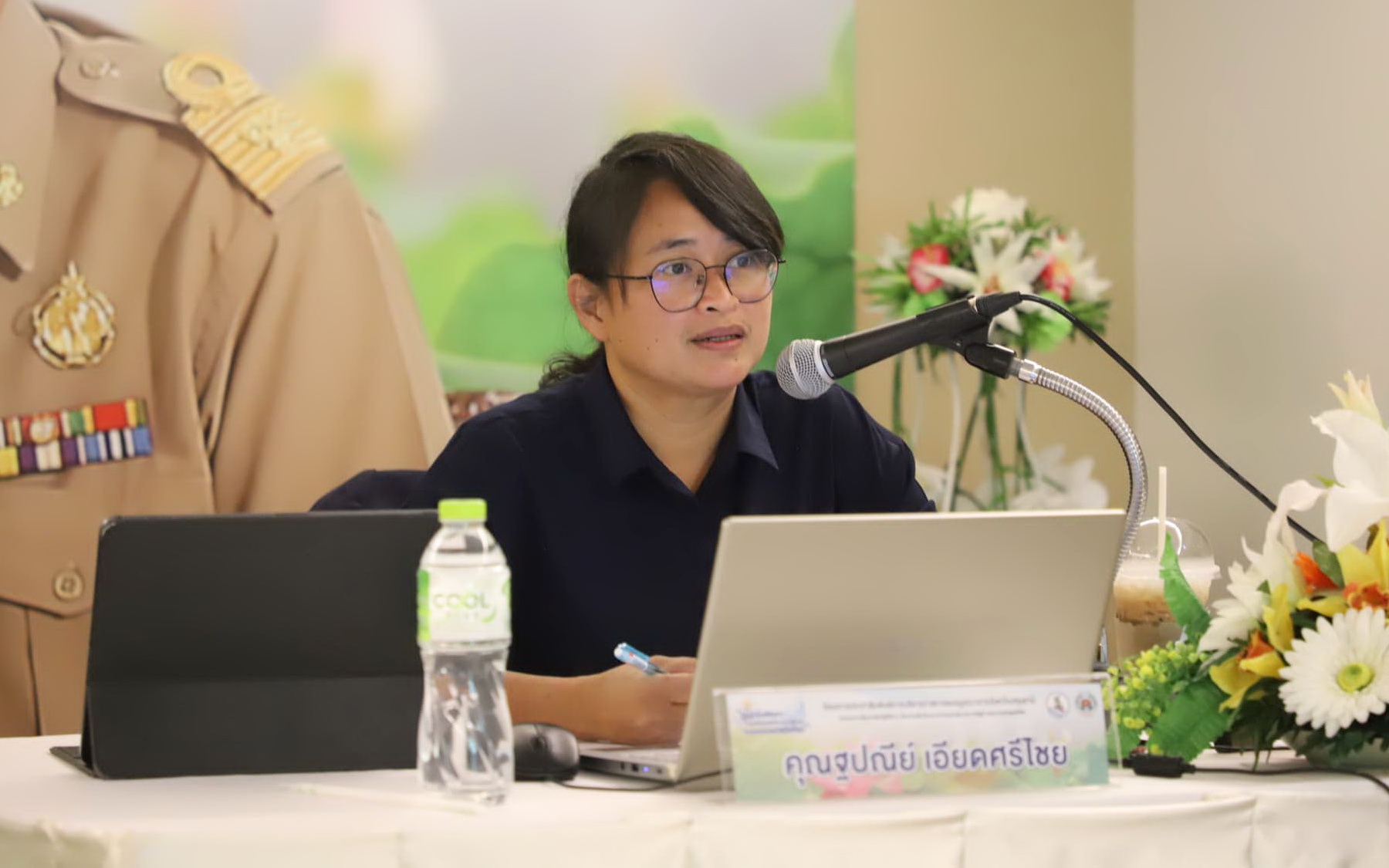 ผู้ว่าฯปทุมธานี “มอบนโยบายด้านการประชาสัมพันธ์ให้แก่สื่อมวลชน และส่วนราชการในจังหวัดปทุมธานี”