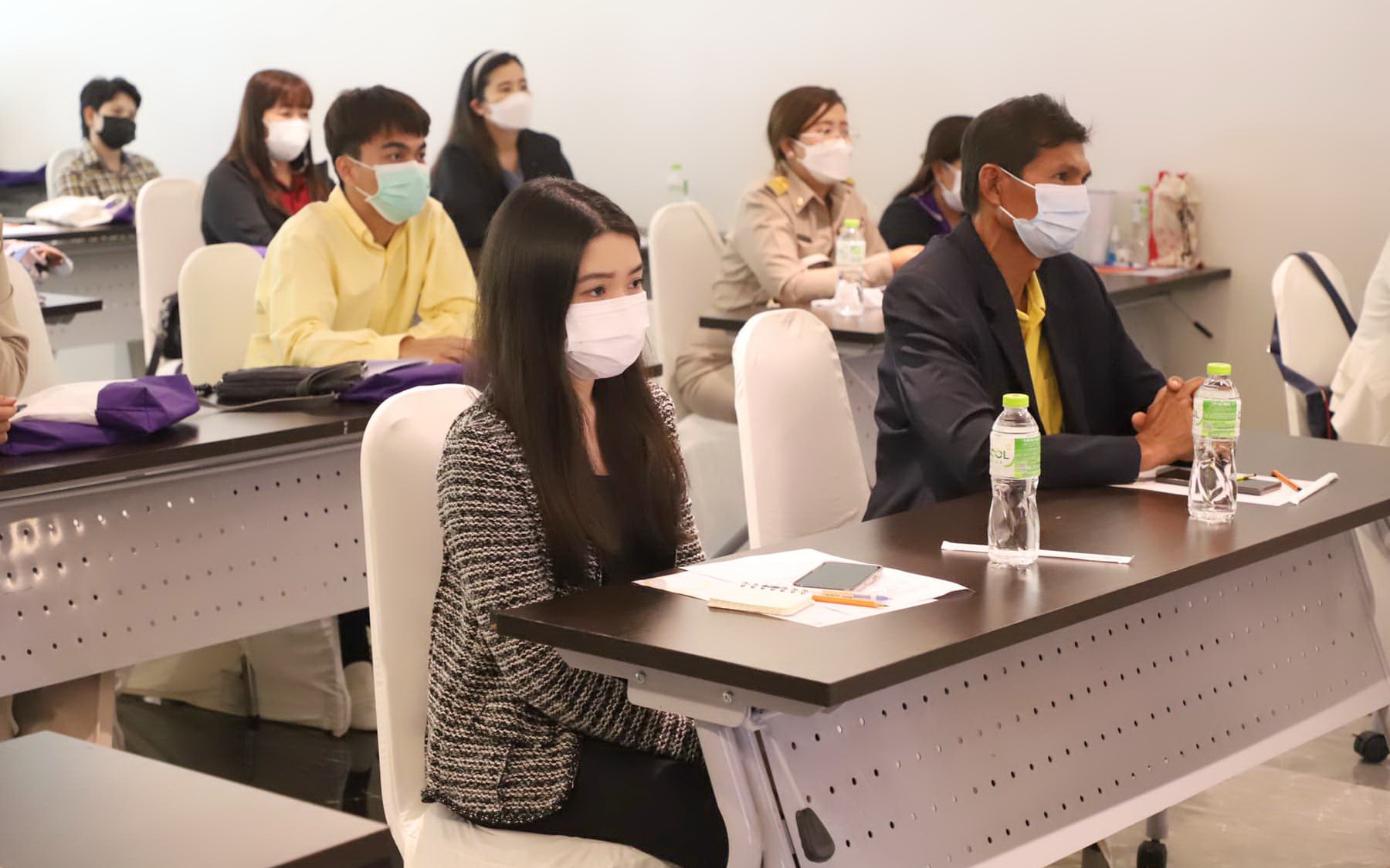 ผู้ว่าฯปทุมธานี “มอบนโยบายด้านการประชาสัมพันธ์ให้แก่สื่อมวลชน และส่วนราชการในจังหวัดปทุมธานี”