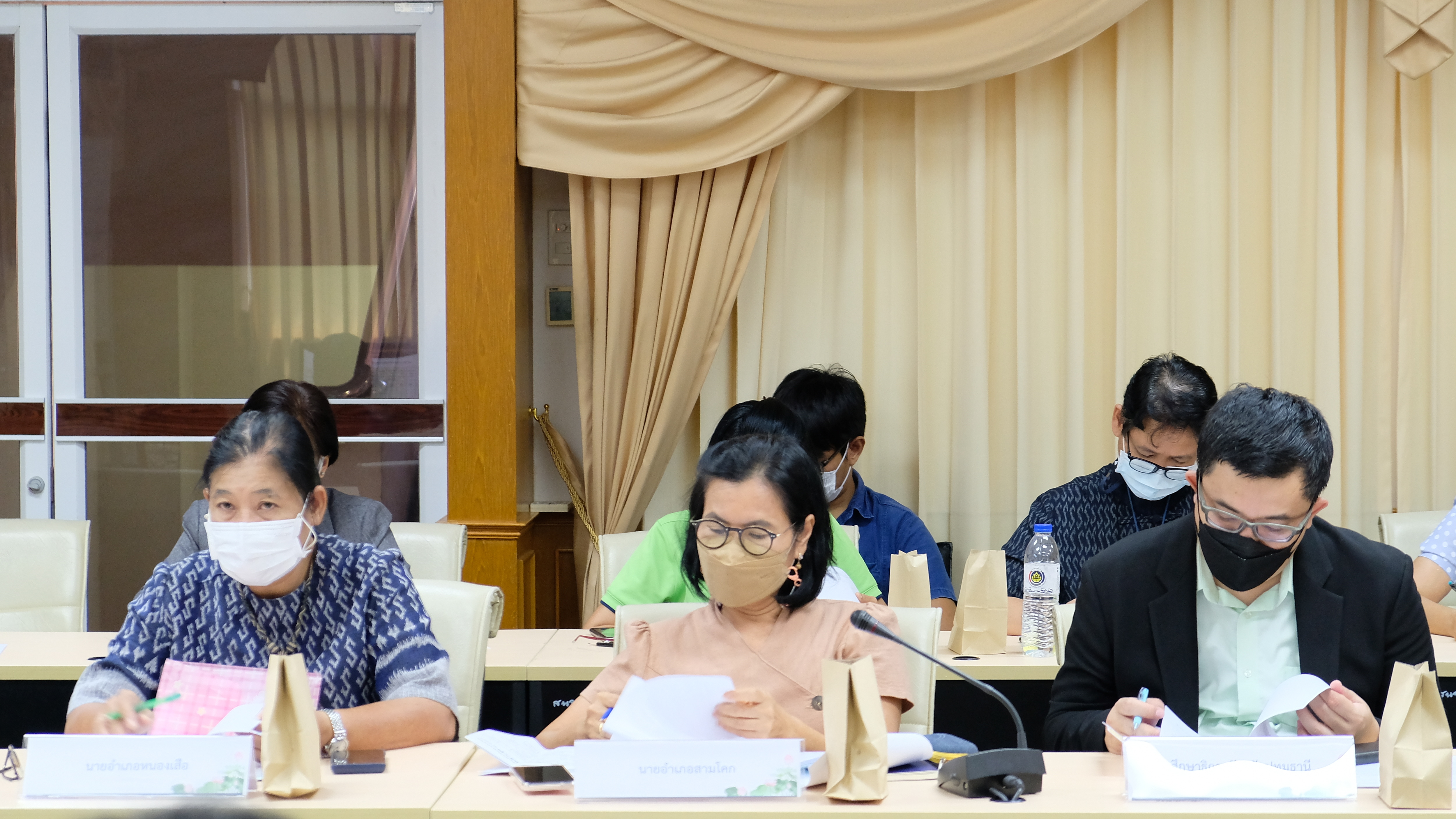 พช.ปทุมธานี “ประชุมคณะทำงานขับเคลื่อนการดำเนินงานขจัดความยากจนและพัฒนาคนทุกช่วงวัยอย่างยั่งยืนตามหลักปรัชญาของเศรษฐกิจพอเพียงจังหวัดปทุมธานี”