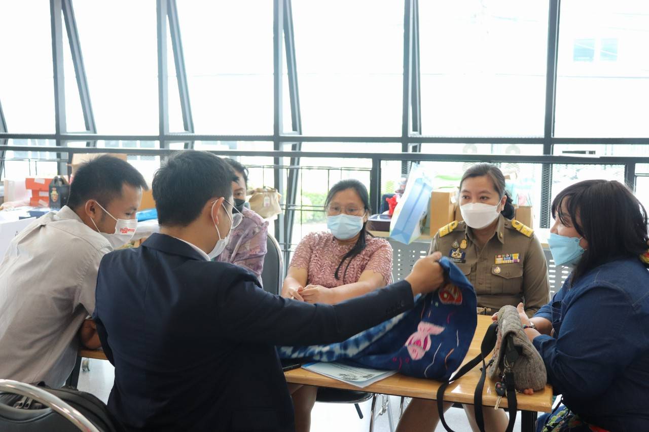 พช.ปทุมธานี “ดำเนินโครงการคัดสรรสุดยอดหนึ่งตำบล หนึ่งผลิตภัณฑ์ไทย ปี ๒๕๖๕ จังหวัดปทุมธานี”