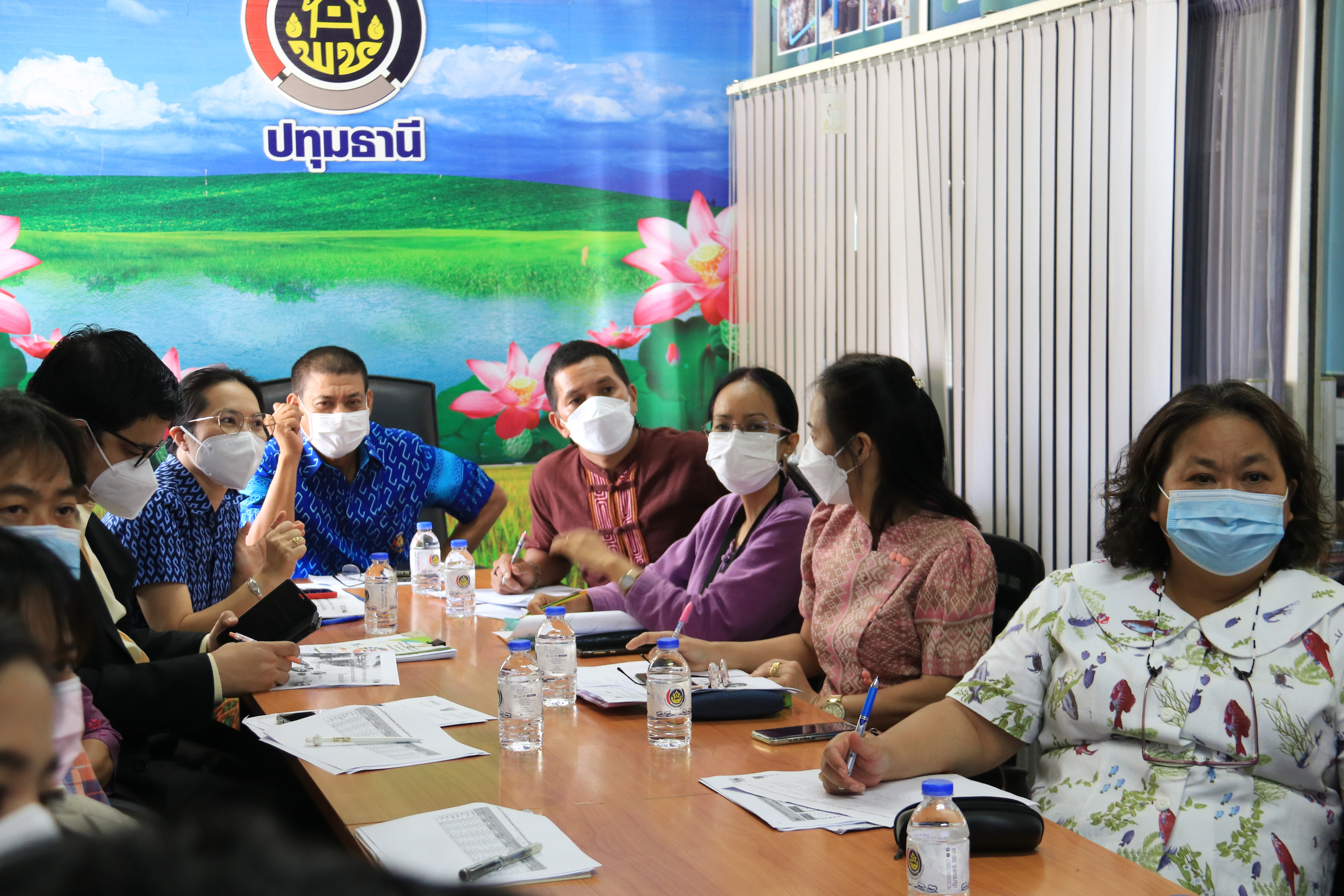 พช.ปทุมธานี “ประชุมคณะทำงานขับเคลื่อนการขจัดความยากจนและพัฒนาคนทุกช่วงวัยอย่างยั่งยืนตามหลักปรัชญาของเศรษฐกิจพอเพียงจังหวัดปทุมธานี (ศจพ.จ.)”