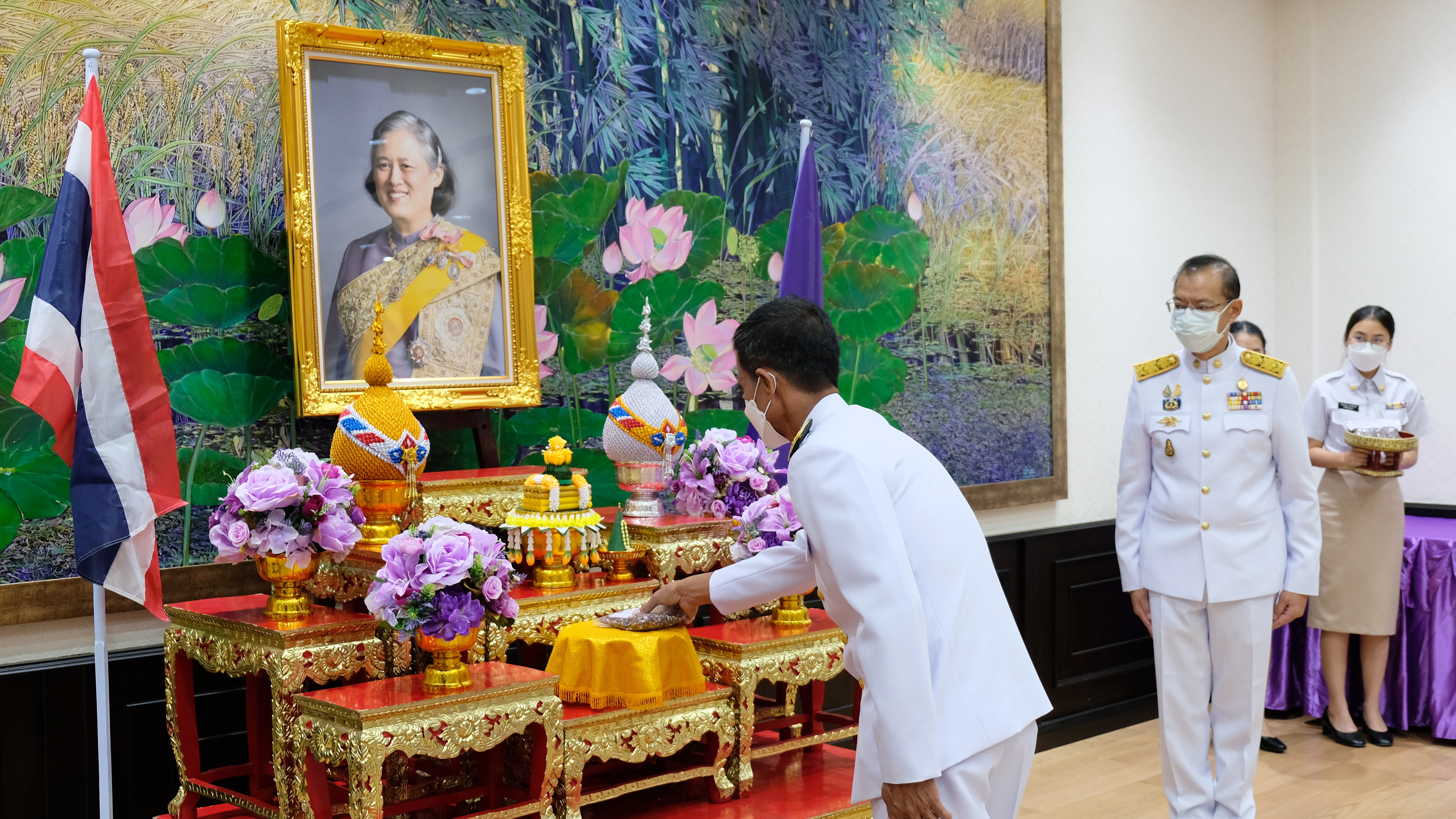 พช.ปทุมธานี “ผู้ว่าฯปทุมธานี ขยายผลเมล็ดพันธุ์พระราชทาน ถั่วฝักยาวสีม่วง สิรินธร เบอร์ ๑ สร้างความมั่นคงทางอาหาร”