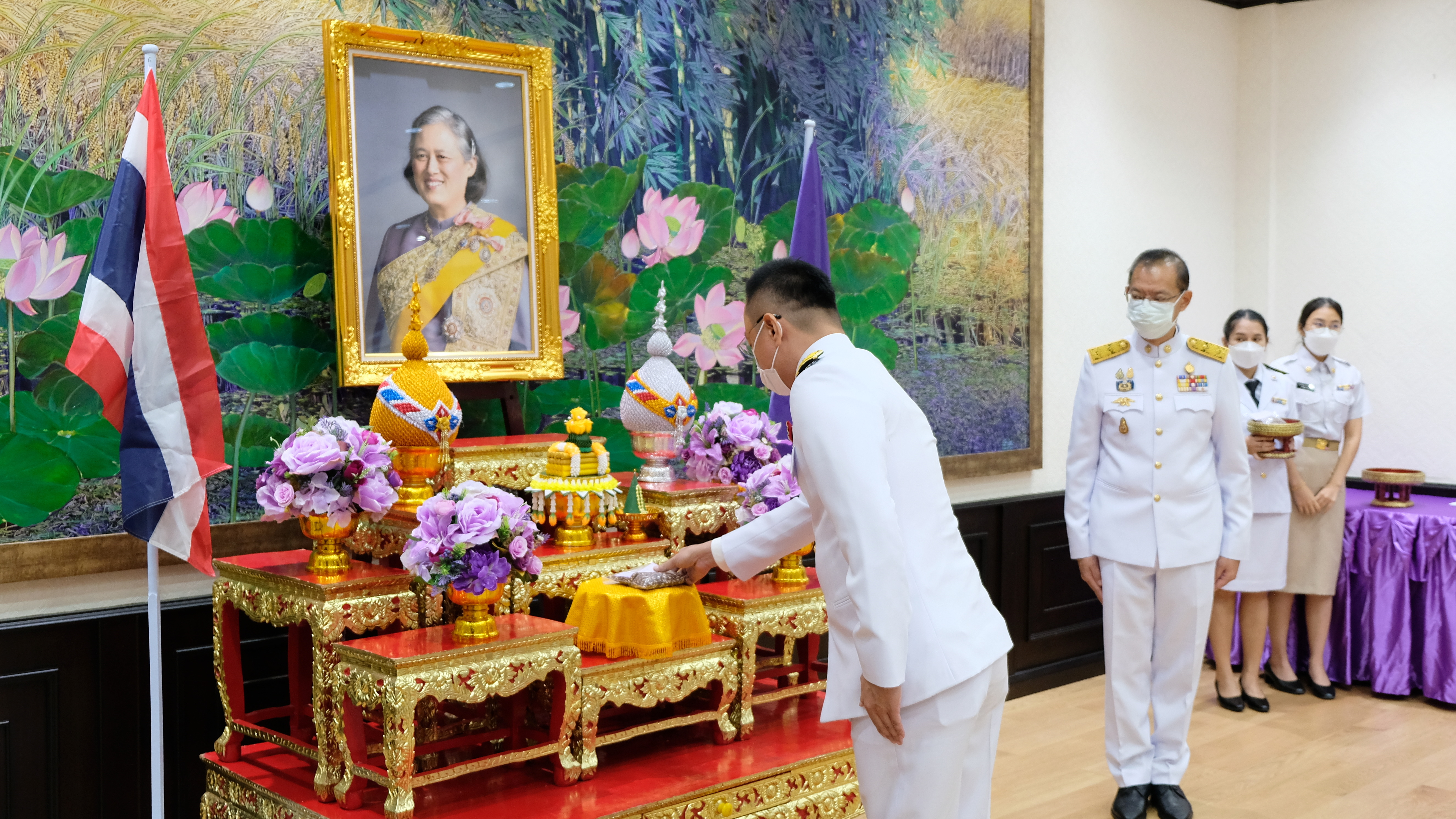 พช.ปทุมธานี “ผู้ว่าฯปทุมธานี ขยายผลเมล็ดพันธุ์พระราชทาน ถั่วฝักยาวสีม่วง สิรินธร เบอร์ ๑ สร้างความมั่นคงทางอาหาร”