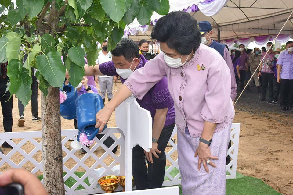 พช.ปทุมธานี “ปลัดกระทรวงมหาดไทย ปลูกต้นไม้ เฉลิมพระเกียรติ สมเด็จพระนางเจ้าฯ พระบรมราชิ”