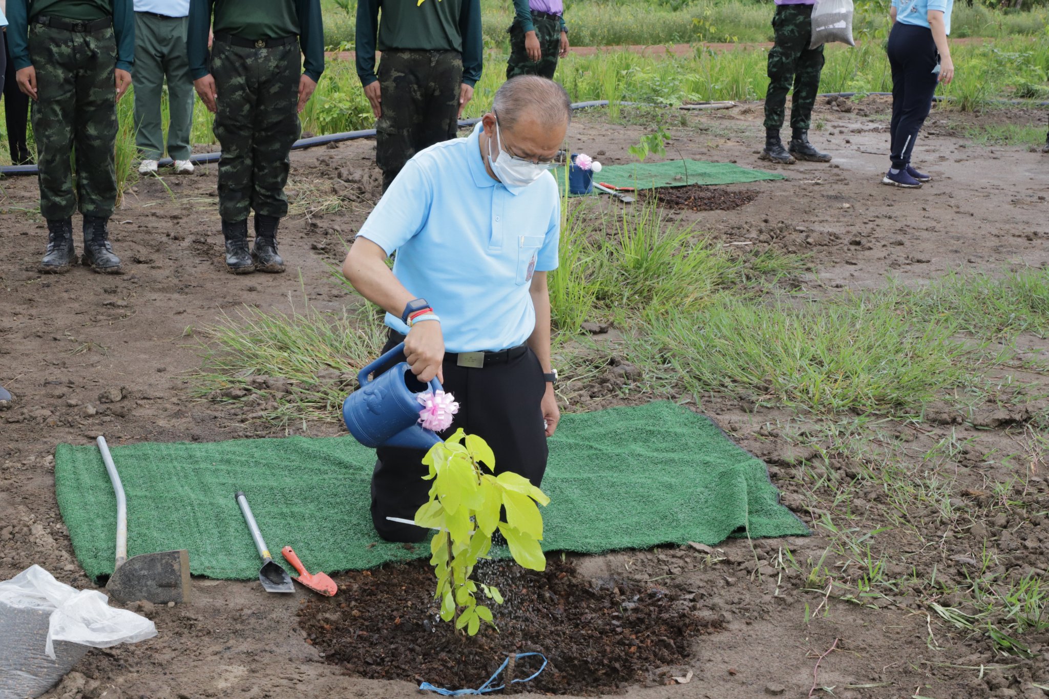 พช.ปทุมธานี “ร่วมกิจกรรมปลูกต้นไม้เฉลิมพระเกียรติสมเด็จพระนางเจ้าสิริกิติ์ พระบรมราชินีนาถ พระบรมราชชนนีพันปีหลวง”