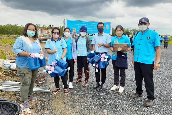 พช.ปทุมธานี “ร่วมกิจกรรมปลูกต้นไม้เฉลิมพระเกียรติสมเด็จพระนางเจ้าสิริกิติ์ พระบรมราชินีนาถ พระบรมราชชนนีพันปีหลวง”