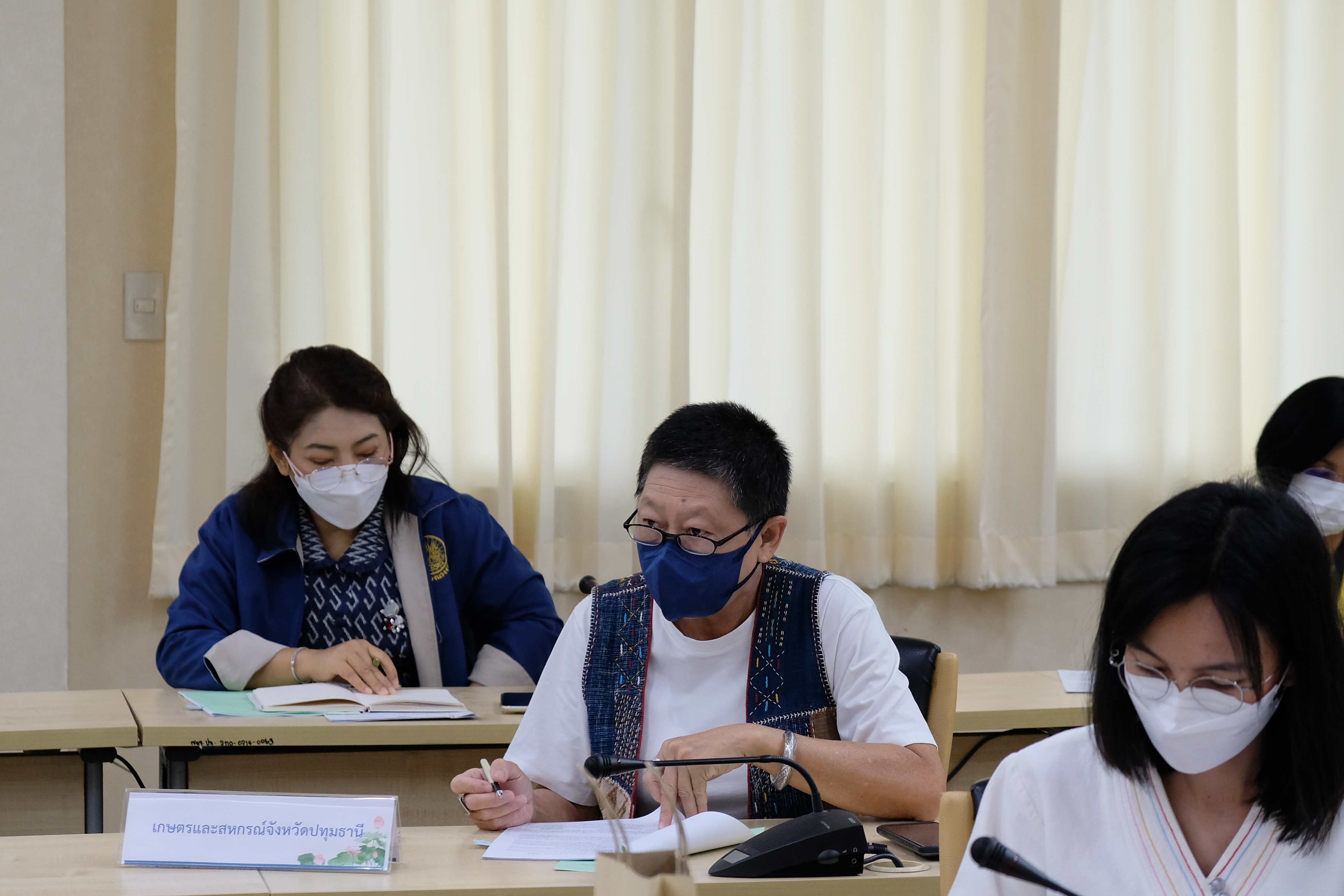 พช.ปทุมธานี “ประชุมคณะทำงานขับเคลื่อนการขจัดความยากจนและพัฒนาคนทุกช่วงวัยอย่างยั่งยืนตามหลักปรัชญาของเศรษฐกิจพอเพียงจังหวัดปทุมธานี ครั้งที่ ๓/๒๕๖๕”