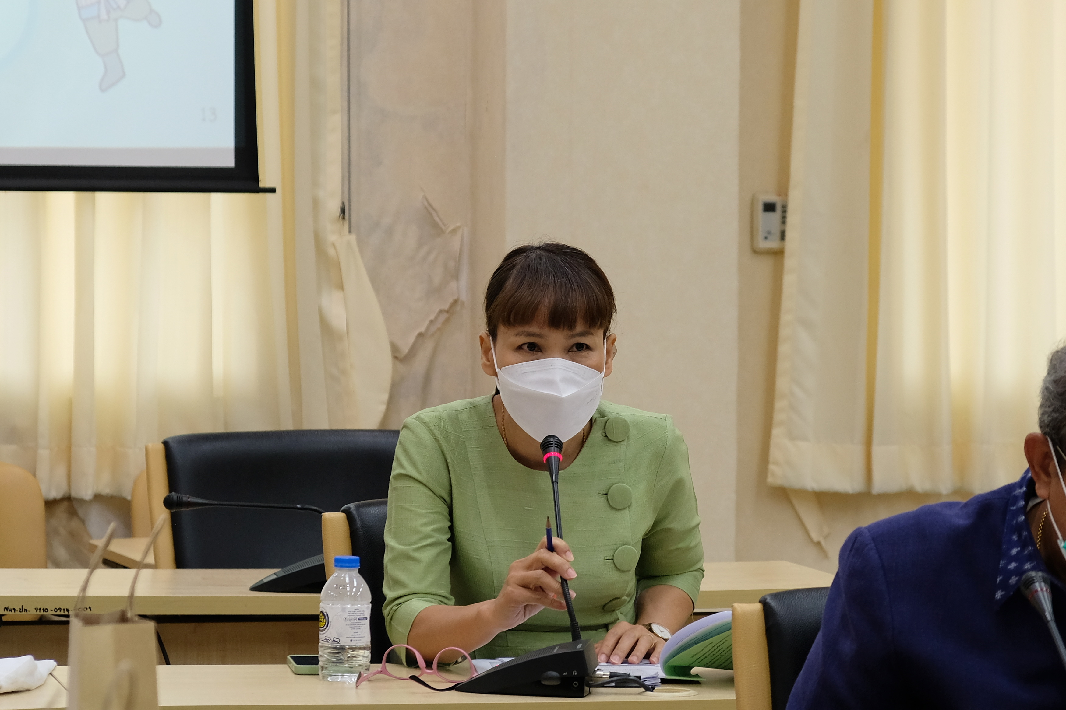 พช.ปทุมธานี “ประชุมคณะทำงานขับเคลื่อนการขจัดความยากจนและพัฒนาคนทุกช่วงวัยอย่างยั่งยืนตามหลักปรัชญาของเศรษฐกิจพอเพียงจังหวัดปทุมธานี ครั้งที่ ๓/๒๕๖๕”