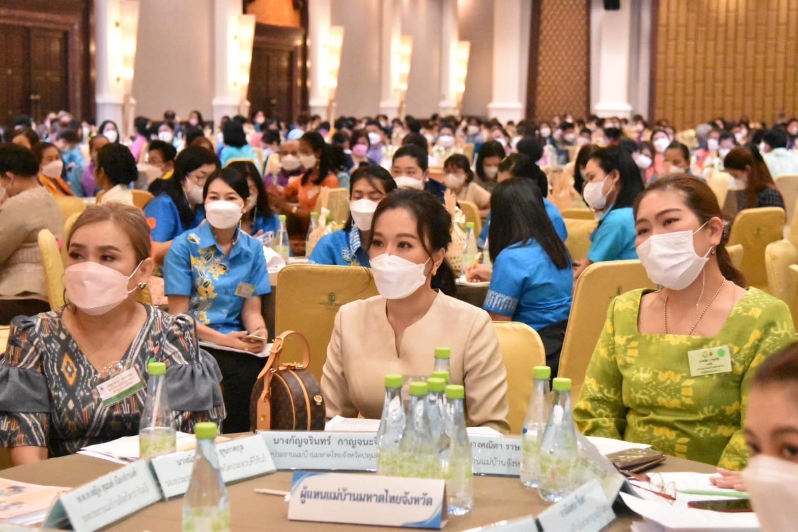 พช.ปทุมธานี “ร่วมกิจกรรมแสดงแบบ ผ้าไทยใส่ให้สนุก ของสมาคมแม่บ้านมหาดไทย”