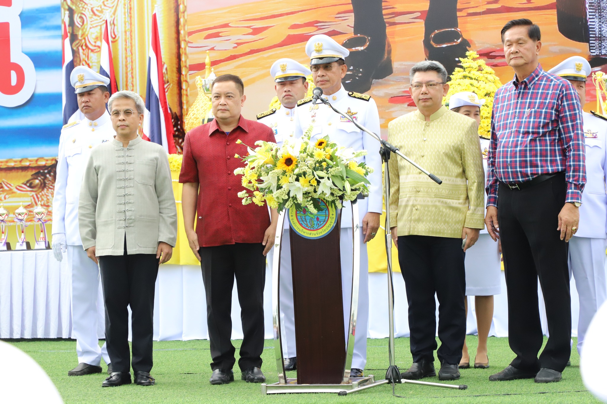 พช.ปทุมธานี “ร่วมพิธีเปิดโครงการแข่งขันเรือยาวประเพณีชิงถ้วยพระราชทานฯ จังหวัดปทุมธานี ประจำปี ๒๕๖๕”