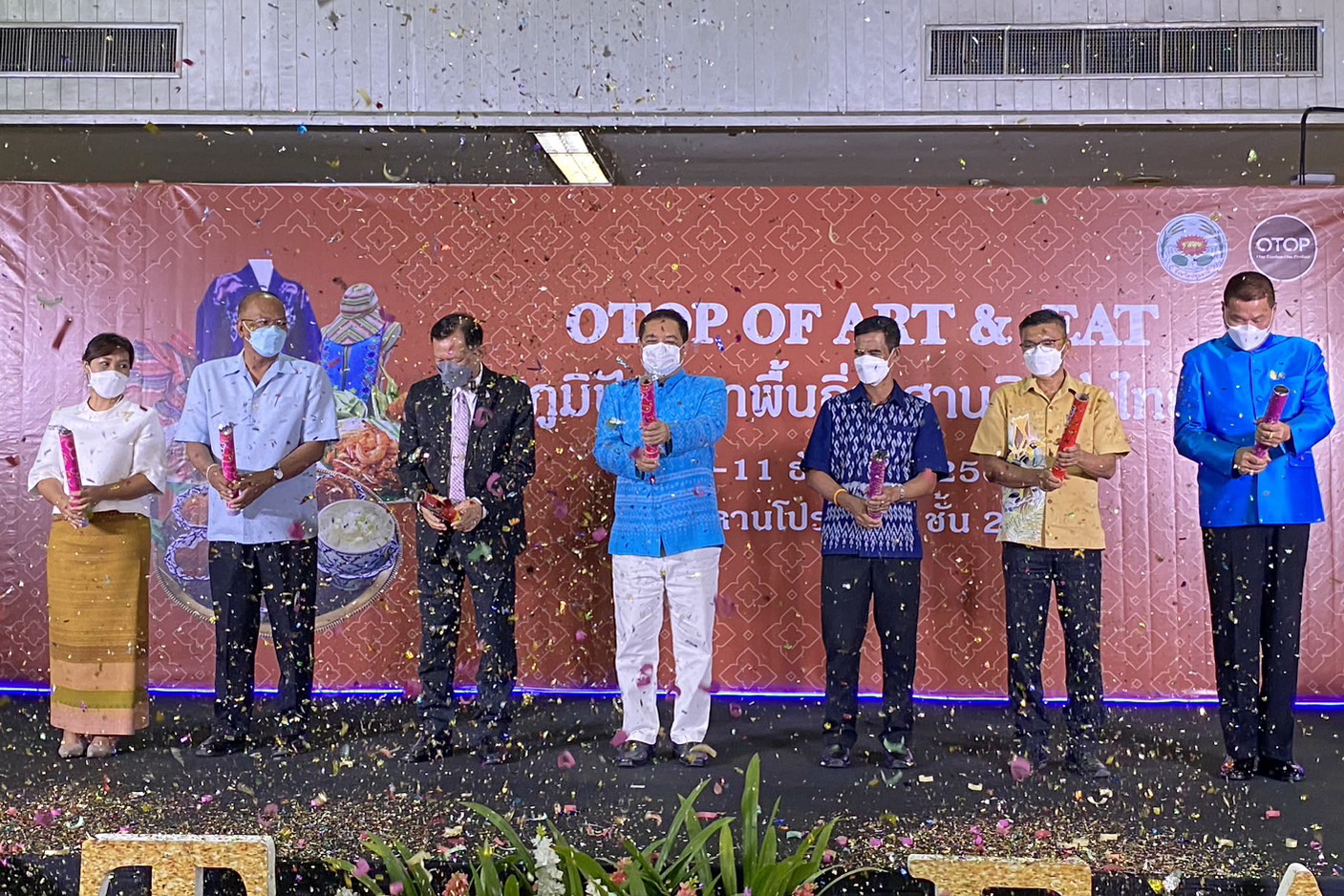 พช.ปทุมธานี “เครือข่ายโอทอปอำเภอลำลูกกา จัดงานภูมิปัญญาพื้นถิ่น สานศิลปะไทย” OTOP Of Art & Eat ครั้งที่ ๔”