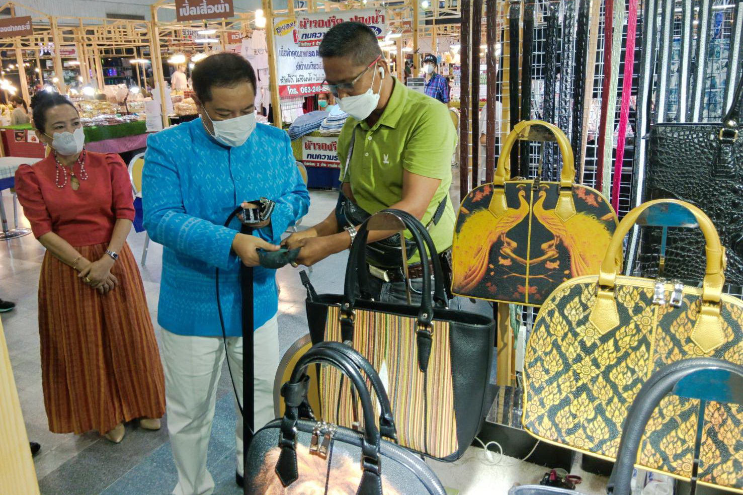 พช.ปทุมธานี “เครือข่ายโอทอปอำเภอลำลูกกา จัดงานภูมิปัญญาพื้นถิ่น สานศิลปะไทย” OTOP Of Art & Eat ครั้งที่ ๔”