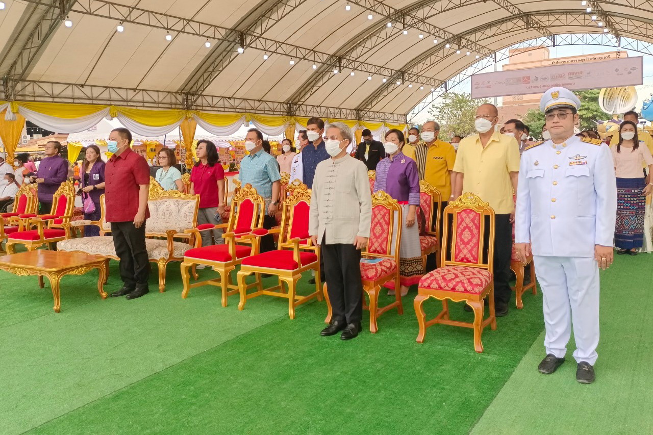 พช.ปทุมธานี “ร่วมพิธีเปิดโครงการแข่งขันเรือยาวประเพณีชิงถ้วยพระราชทานฯ จังหวัดปทุมธานี ประจำปี ๒๕๖๕”