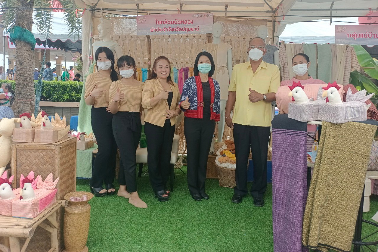 พช.ปทุมธานี “ร่วมพิธีเปิดโครงการแข่งขันเรือยาวประเพณีชิงถ้วยพระราชทานฯ จังหวัดปทุมธานี ประจำปี ๒๕๖๕”