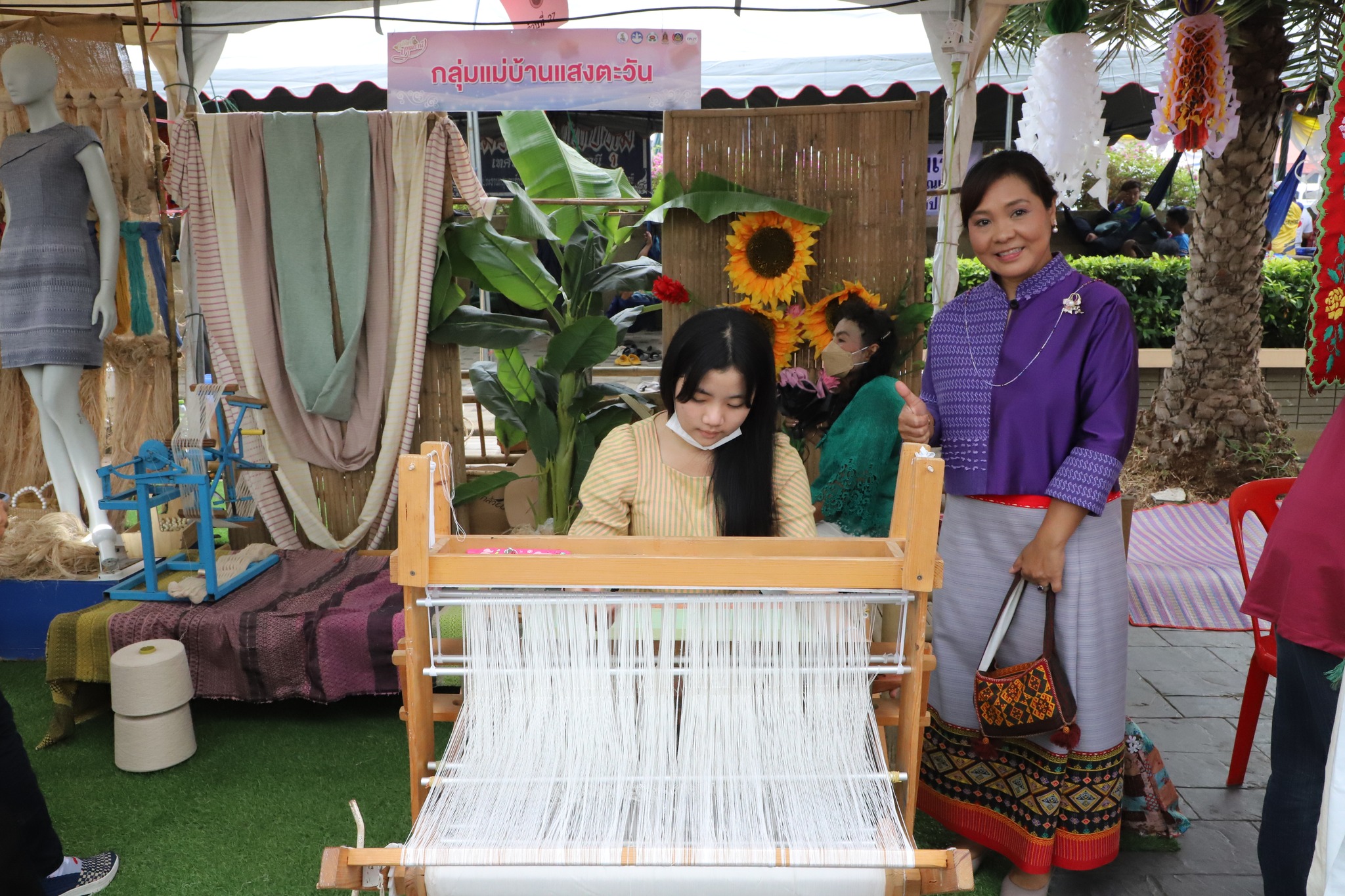 พช.ปทุมธานี “ร่วมพิธีเปิดโครงการแข่งขันเรือยาวประเพณีชิงถ้วยพระราชทานฯ จังหวัดปทุมธานี ประจำปี ๒๕๖๕”