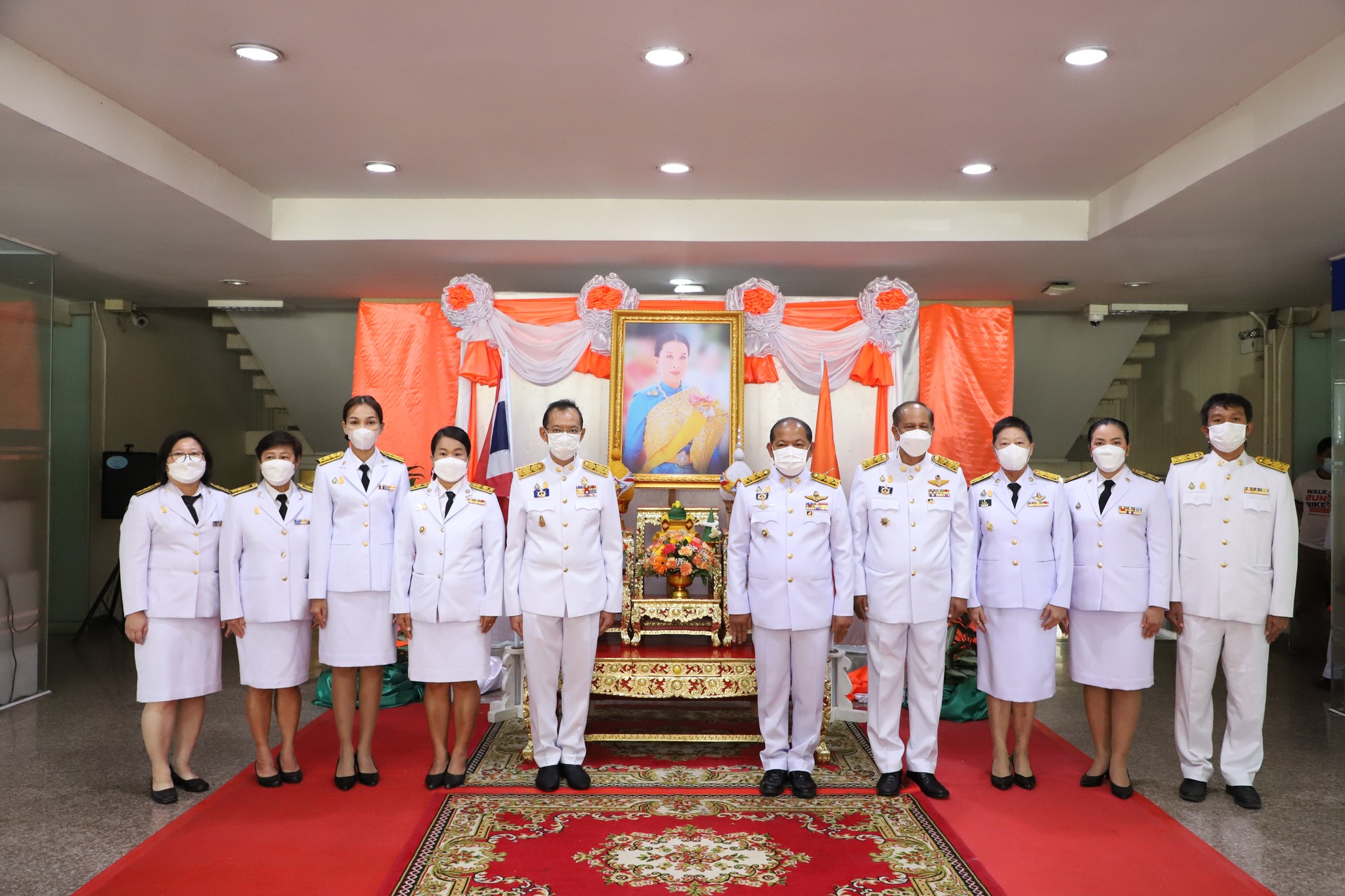 พช.ปทุมธานี “ร่วมพิธีลงนามถวายพระพร สมเด็จพระเจ้าลูกเธอ เจ้าฟ้าพัชรกิติยาภา นเรนทิราเทพยวดี กรมหลวงราชสาริณีสิริพัชร มหาวัชรราชธิดา ให้ทรงหายจากพระอาการประชวรโดยเร็ววัน”