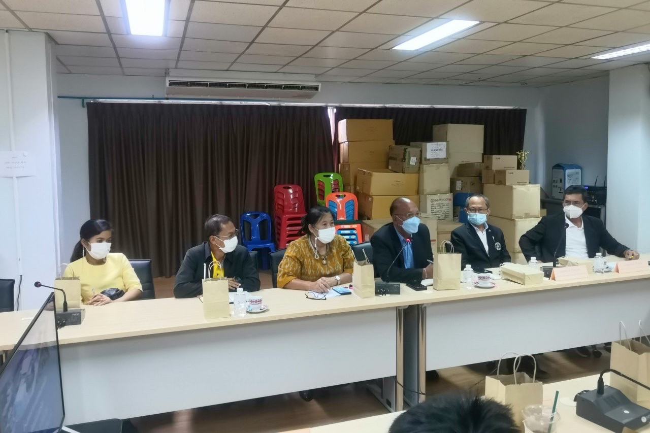 พช.ปทุมธานี “ร่วมประชุมขับเคลื่อนการดำเนินงานส่งเสริมและยกระดับเศรษฐกิจฐานราก โครงการหนองเสือเมืองสมุนไพร”