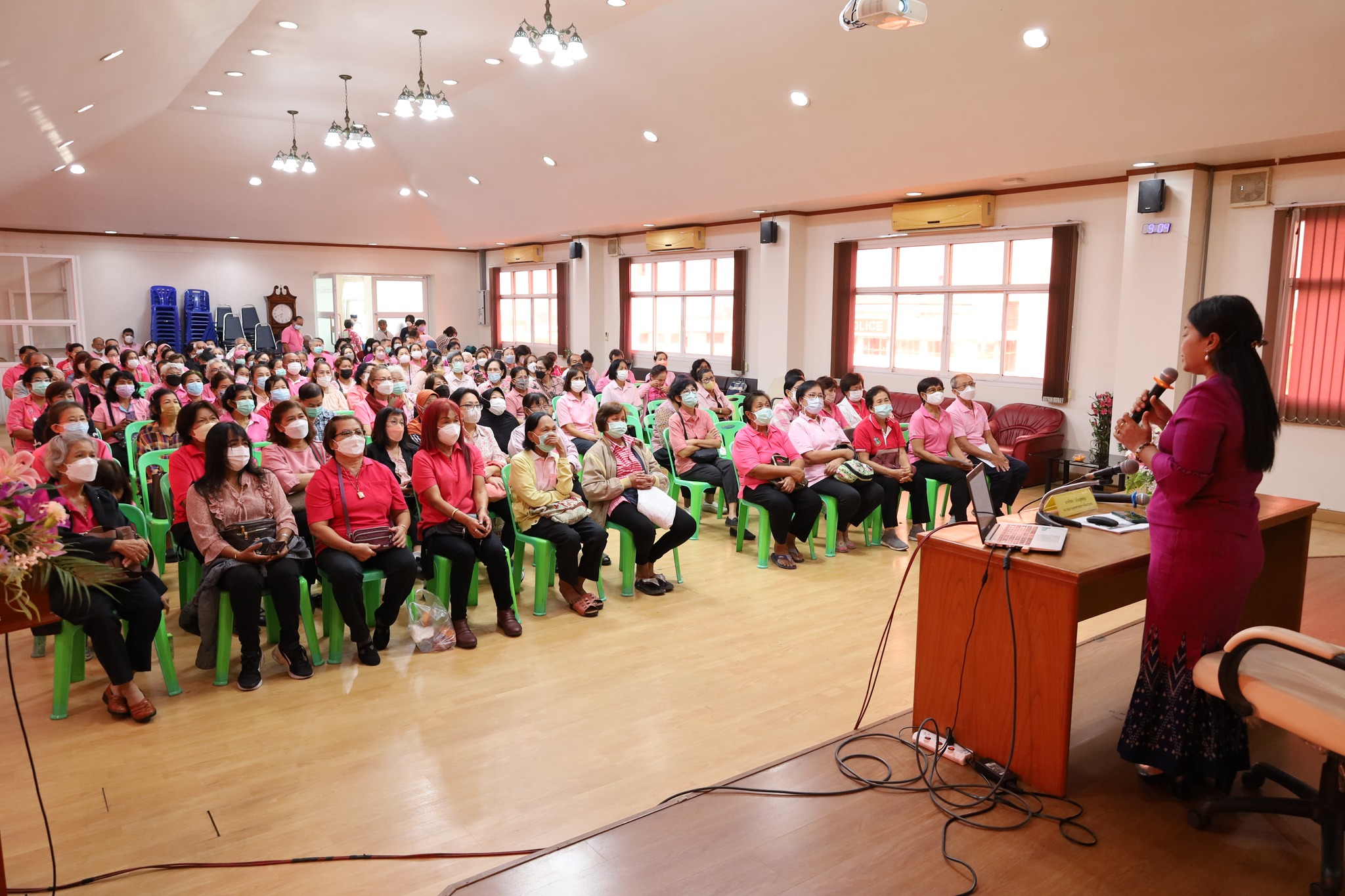 พช.ปทุมธานี “ส่งเสริมกระบวนการเรียนรู้และการมีส่วนร่วมของประชาชนให้คณะกรรมการชุมชนภายในเขตเทศบาลเมืองปทุมธานี”