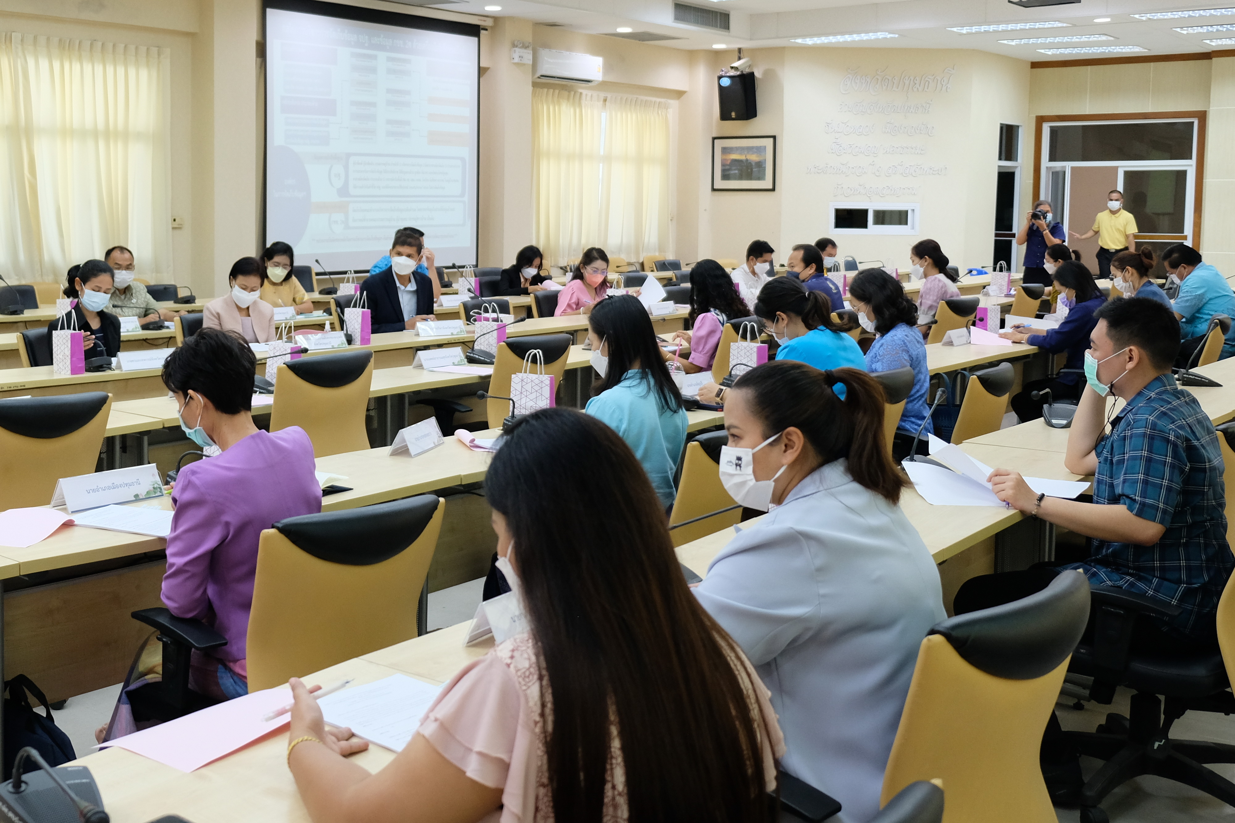 พช.ปทุมธานี “ประชุมคณะทำงานบริหารการจัดเก็บข้อมูลความจำเป็นพื้นฐาน (จปฐ.) และข้อมูลพื้นฐานระดับหมู่บ้าน (กชช. ๒ค) ระดับจังหวัด ประจำปี ๒๕๖๖”