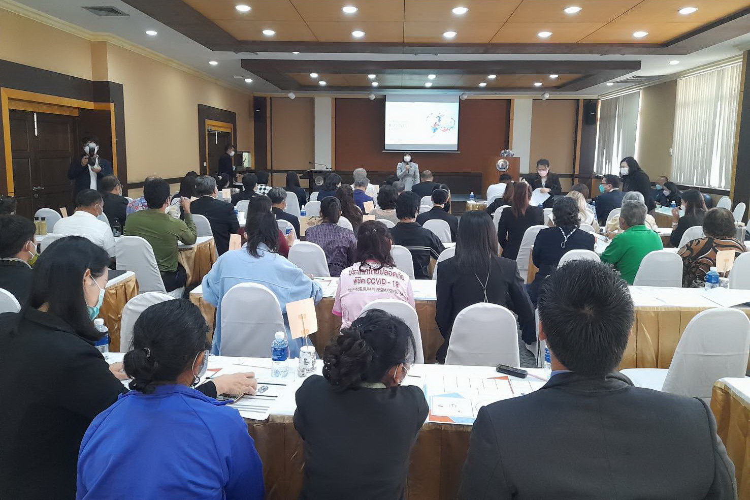 พช.ปทุมธานี “นายประจัญ จันทร์เนตร์ พัฒนาการจังหวัดปทุมธานี ร่วมโครงการ EAU สู่สังคม”